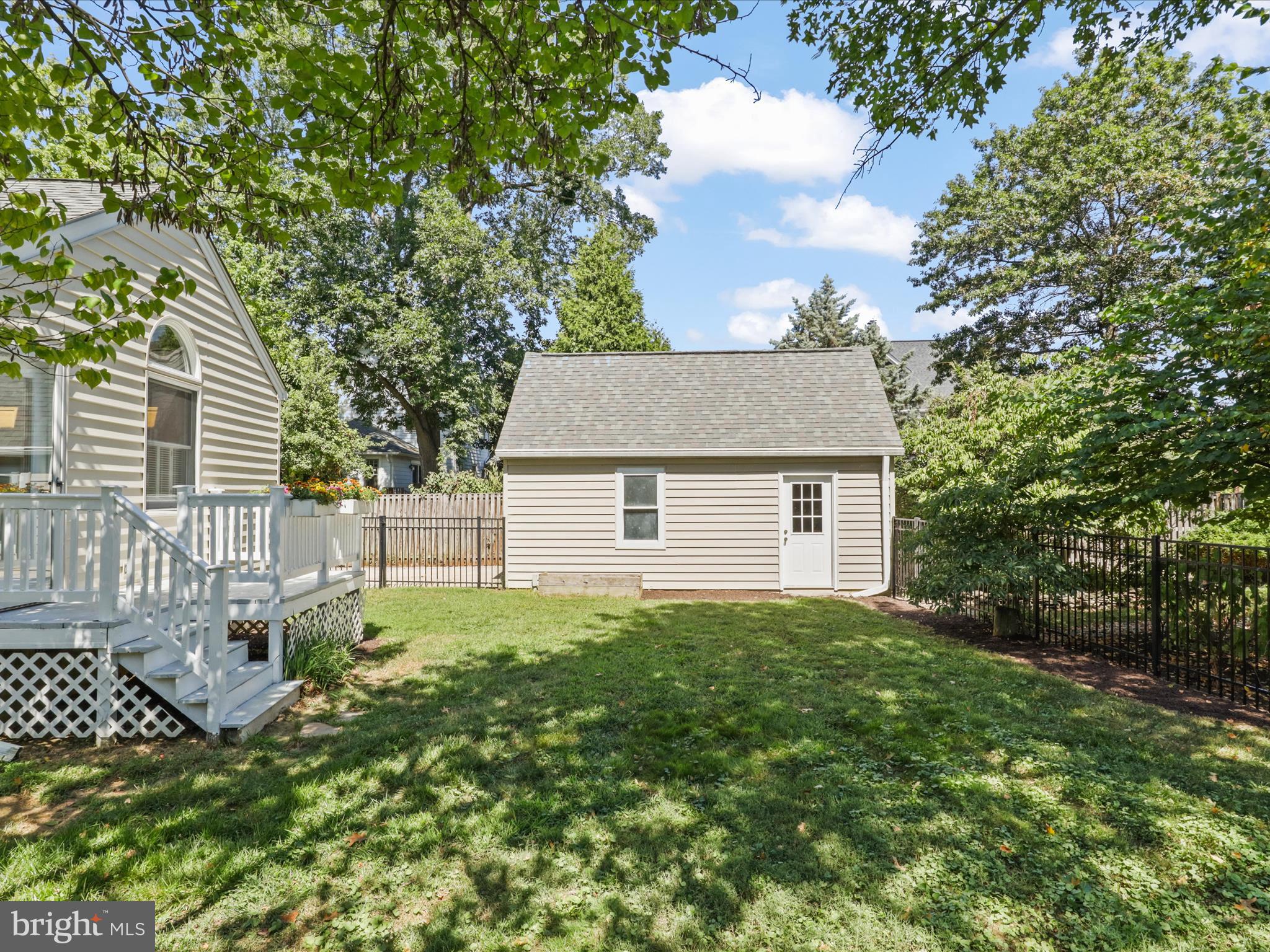 Arlington, Virginia, 22207, United States, 3 Bedrooms Bedrooms, ,3 BathroomsBathrooms,Residential,For Sale,1979007