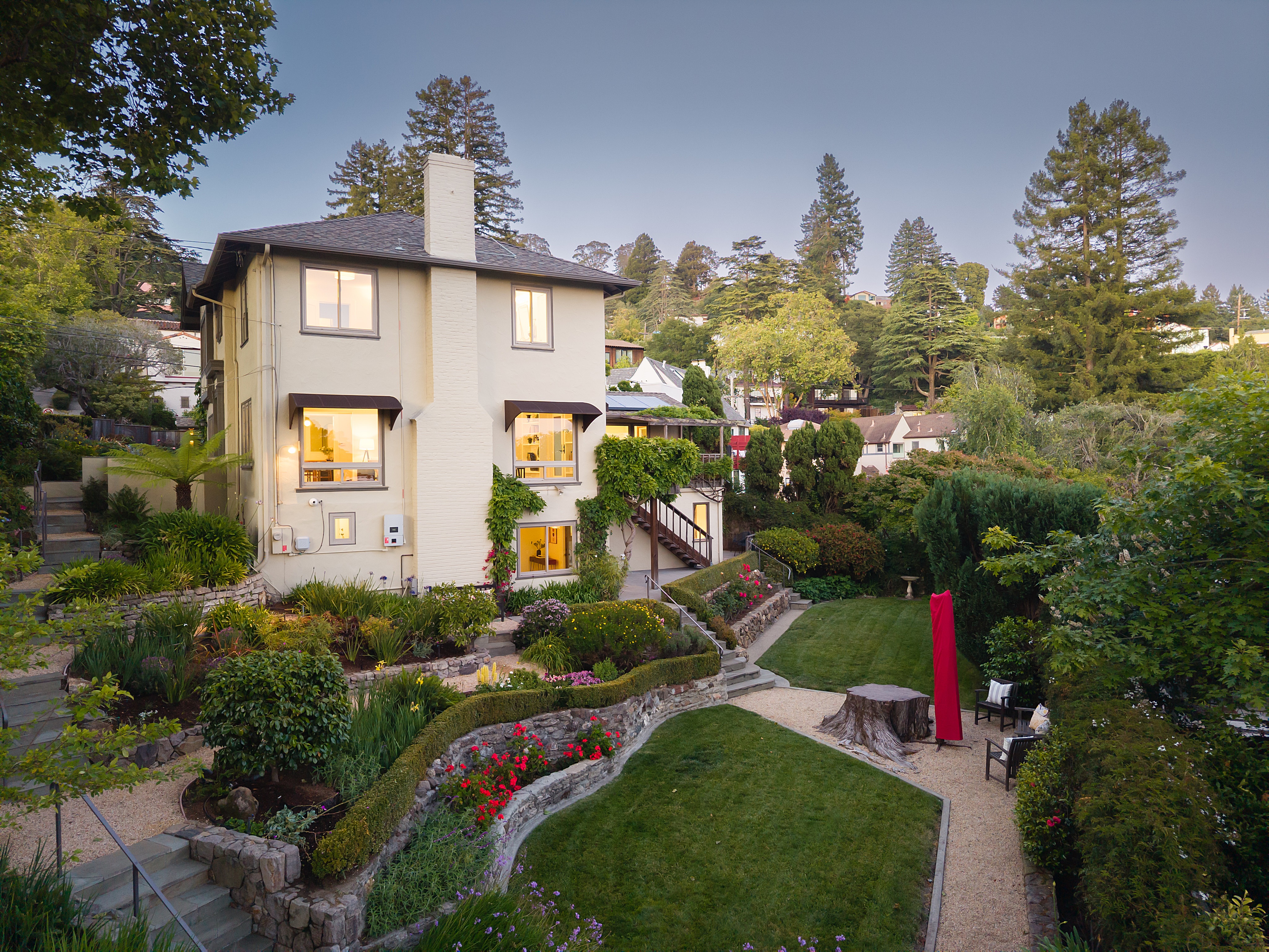  Timeless Berkeley Hills Gem with Spectacular Gardens and Bay Views - 物件實景