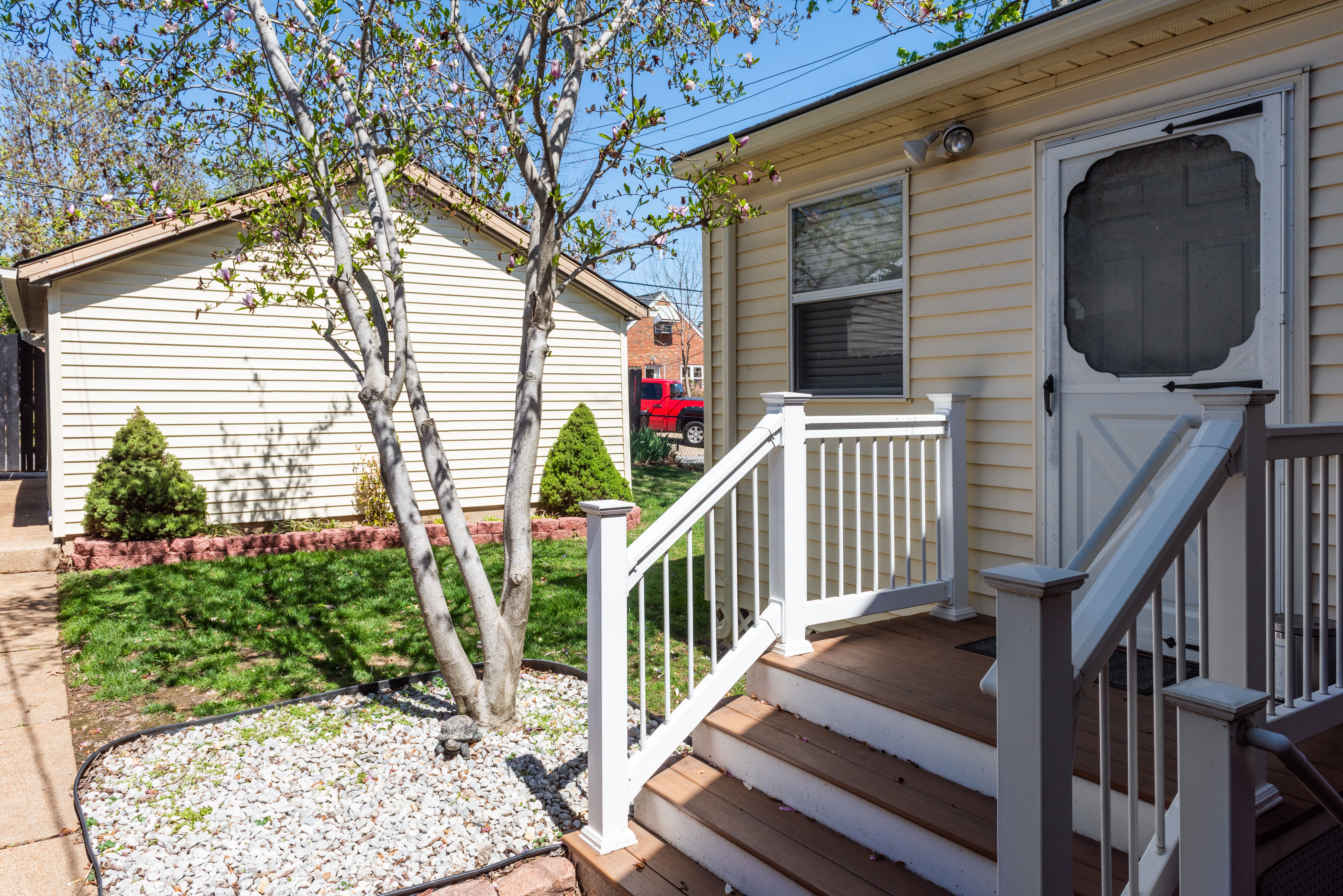  Charming South City Home with Scenic Lindenwood Views - 物件實景