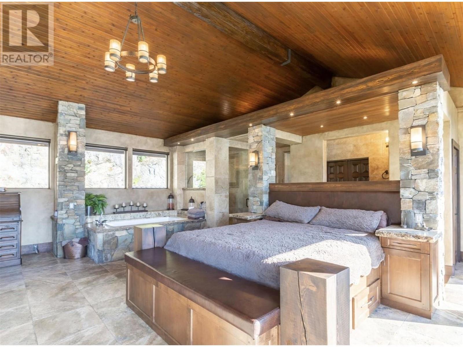 COLDSTREAM, British Columbia, V1B 2E1, CA, 10 Bedrooms Bedrooms, ,8 BathroomsBathrooms,Residential,For Sale,1948334