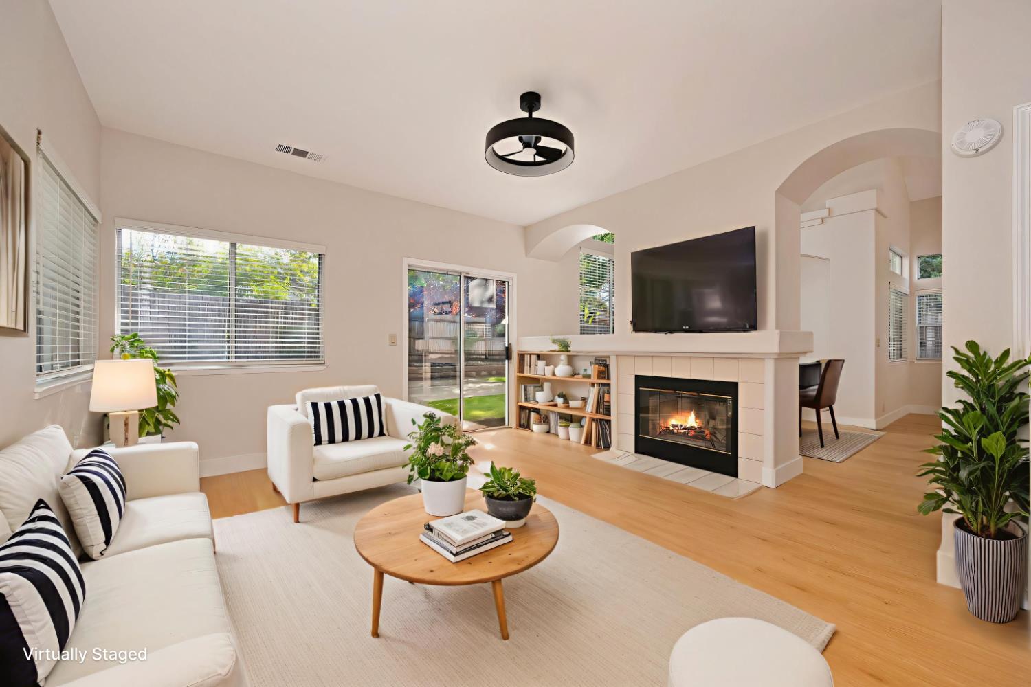 Roseville, California, 95661, United States, 4 Bedrooms Bedrooms, ,3 BathroomsBathrooms,Residential,For Sale,1989245