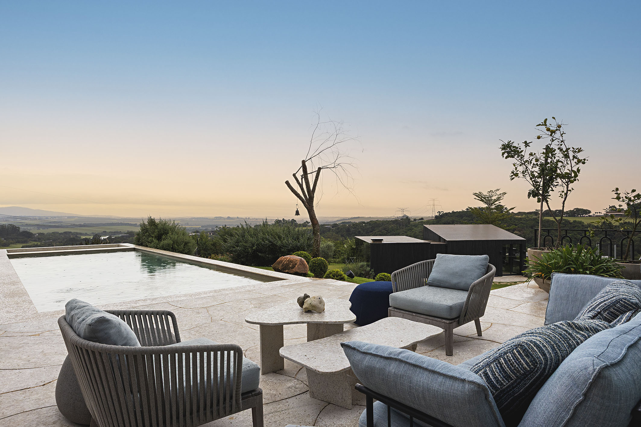  French-Inspired Residence on an Expansive Estate at Fazenda Boa Vista - 物件實景