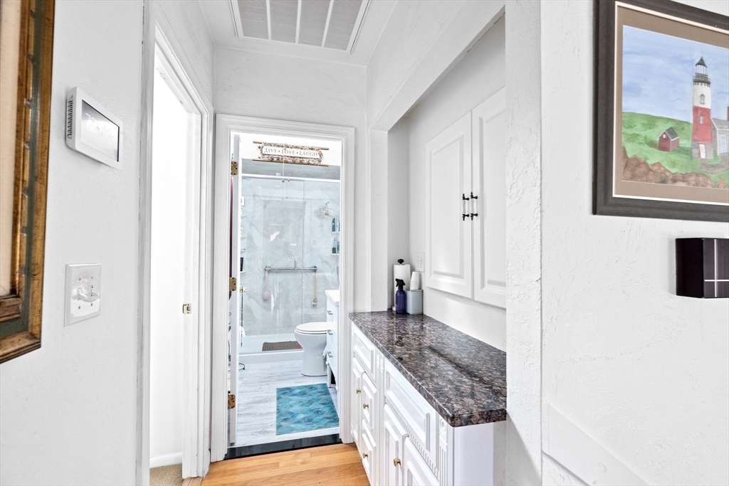 Easton, Massachusetts, 02375, United States, 3 Bedrooms Bedrooms, ,3 BathroomsBathrooms,Residential,For Sale,1975214