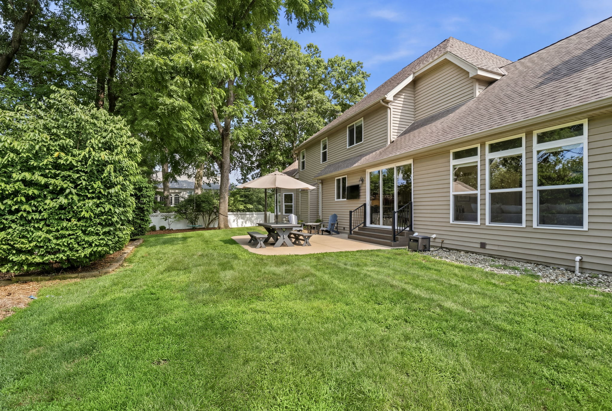  Welcome to 1543 Windridge Court, an exceptional story-and-a-half - 物件實景