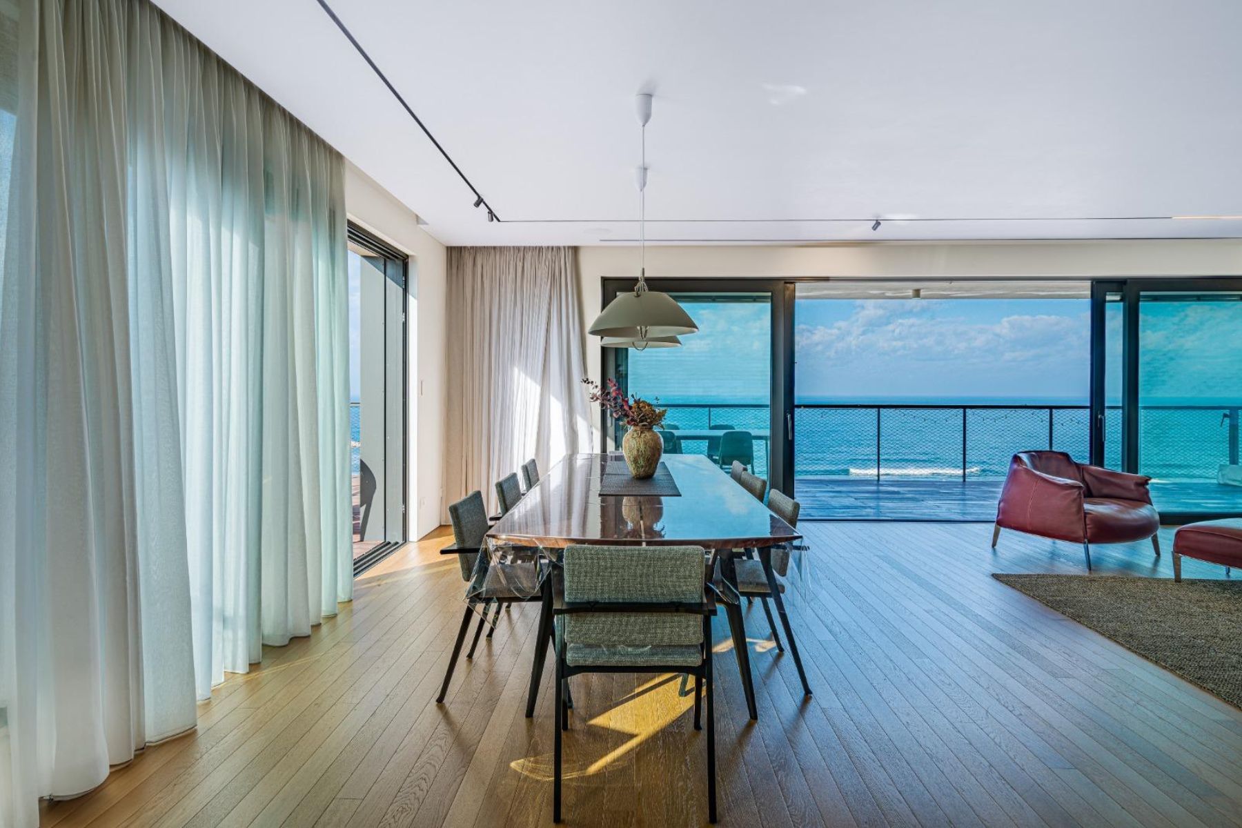  Sea View Designer Mini Penthouse by Metzizim Beach - 物件實景