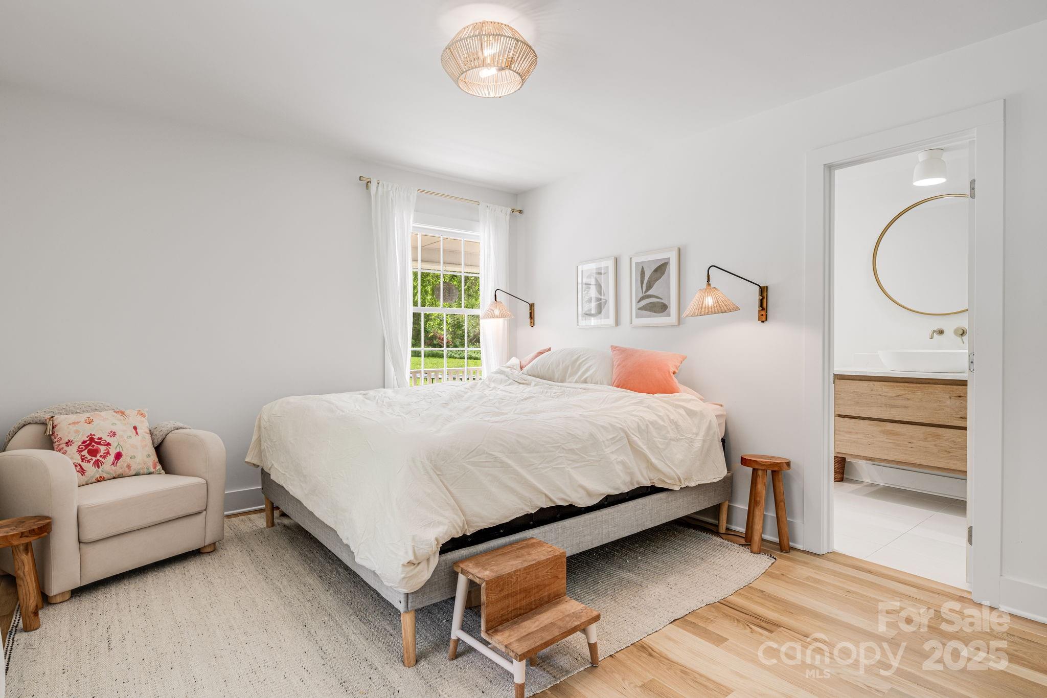 Asheville, North Carolina, 28803, United States, 4 Bedrooms Bedrooms, ,4 BathroomsBathrooms,Residential,For Sale,1825860