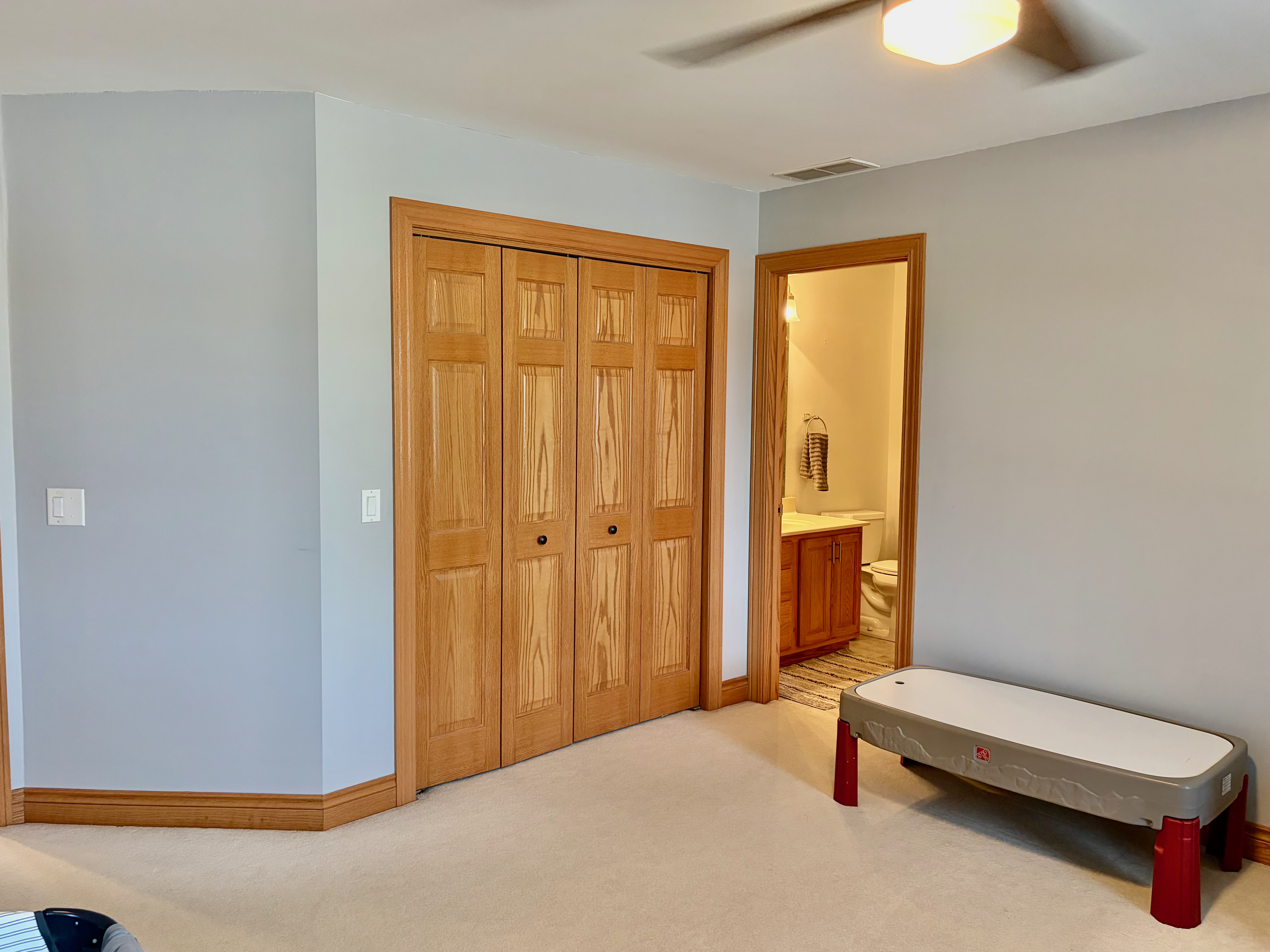 Effingham, Illinois, 62401, United States, 5 Bedrooms Bedrooms, ,5 BathroomsBathrooms,Residential,For Sale,1981428