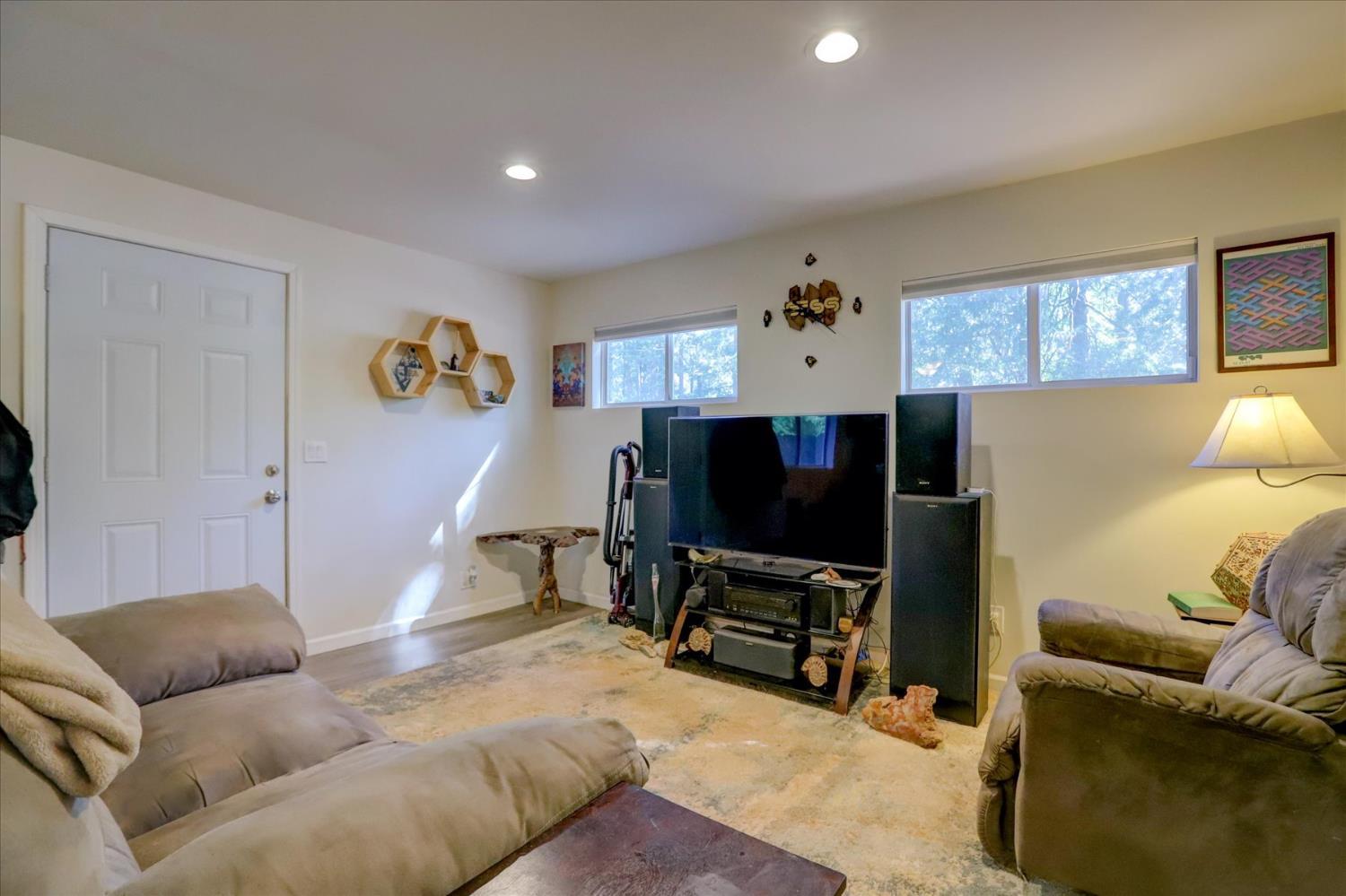 Grass Valley, California, 95945, United States, 3 Bedrooms Bedrooms, ,3 BathroomsBathrooms,Residential,For Sale,1898506