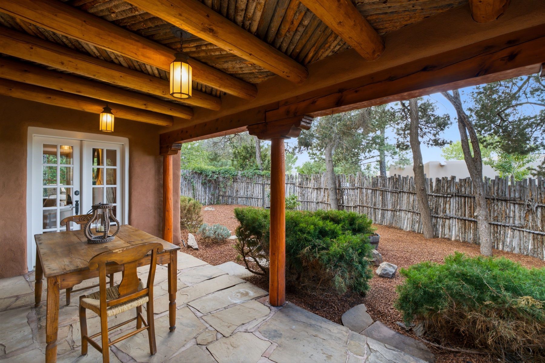  570 E Coronado Road - 物件實景