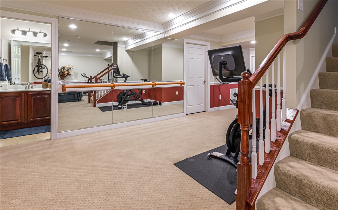 Adams Twp, Pennsylvania, 16046, United States, 4 Bedrooms Bedrooms, ,4 BathroomsBathrooms,Residential,For Sale,1827880
