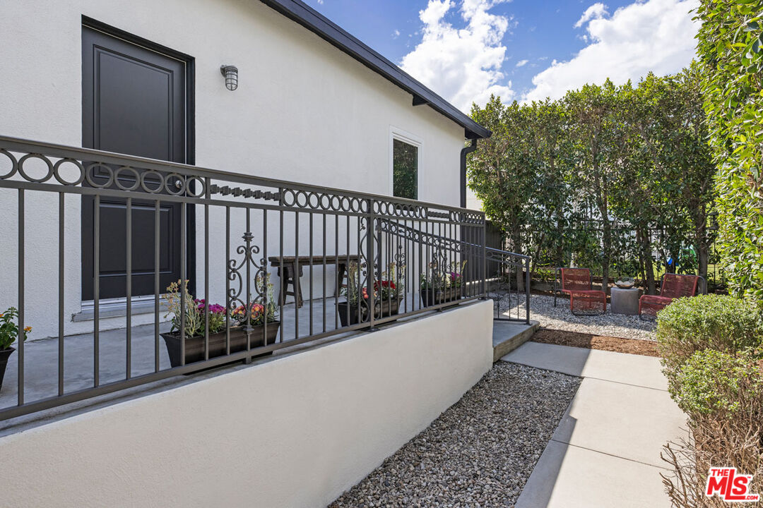 Los Angeles, California, 90031, United States, 5 Bedrooms Bedrooms, ,Residential,For Sale,2000759