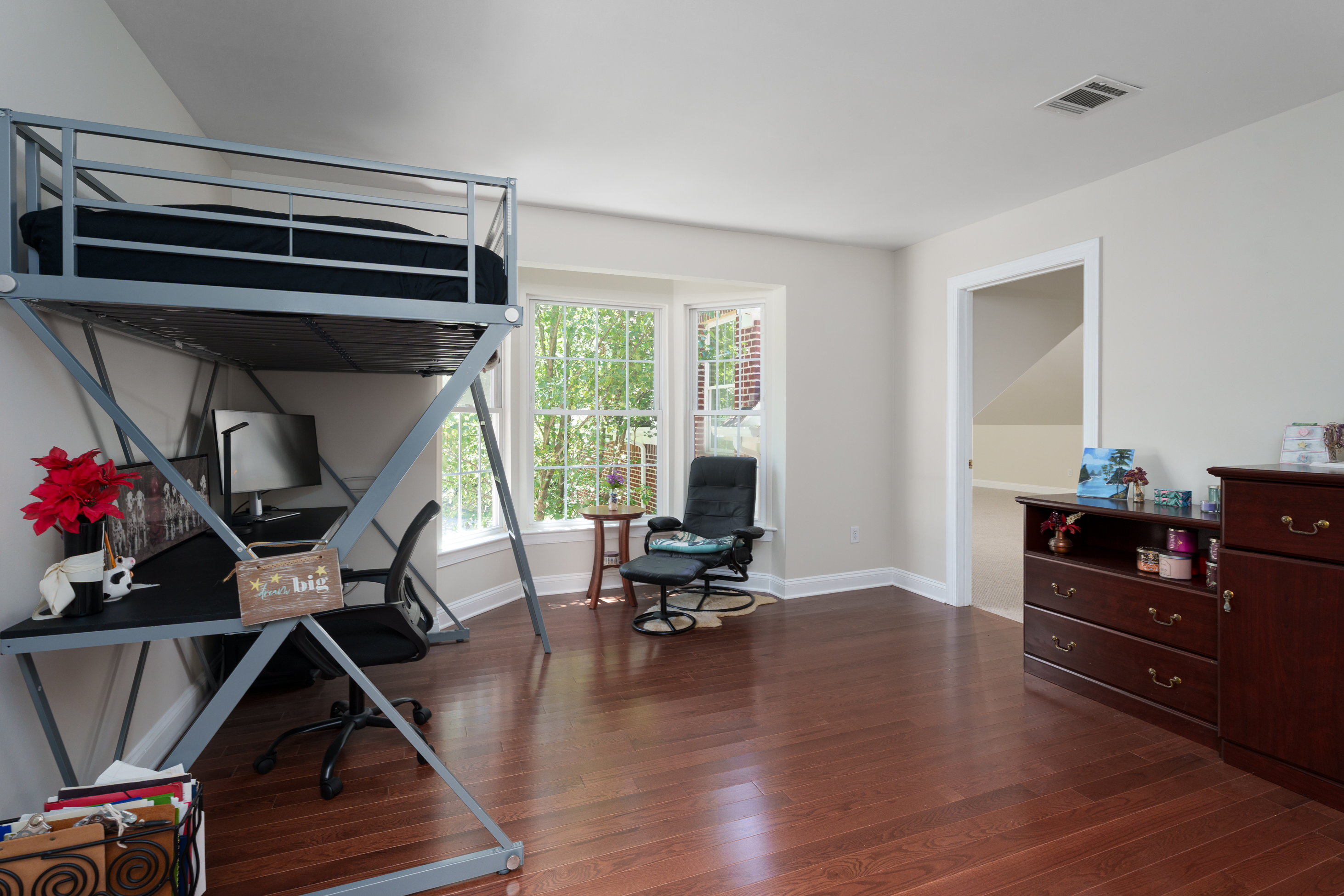  Privacy, Space and Prestige in West Windsor - 物件實景