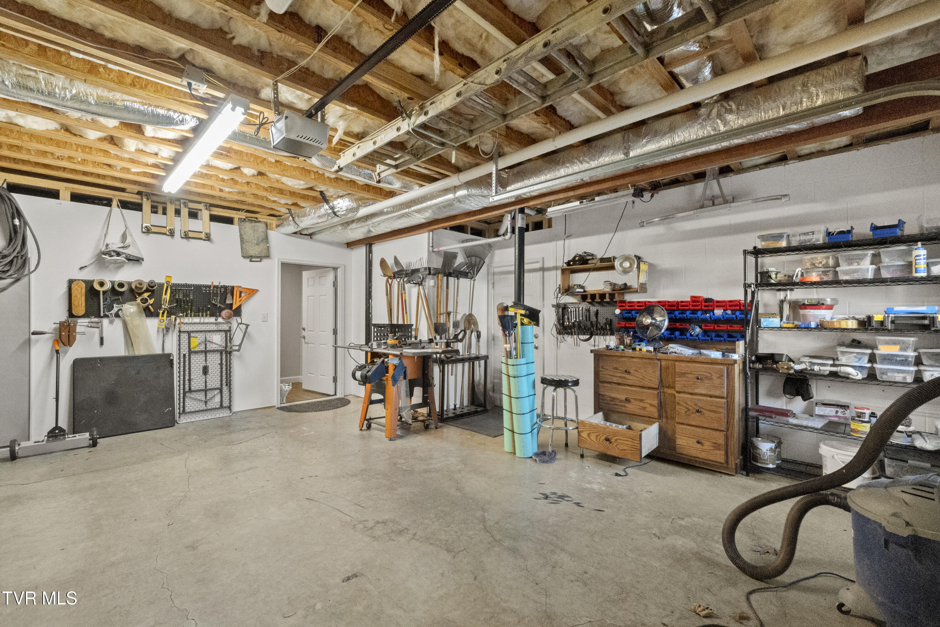 Greeneville, Tennessee, 37745, United States, 5 Bedrooms Bedrooms, ,5 BathroomsBathrooms,Residential,For Sale,2012581