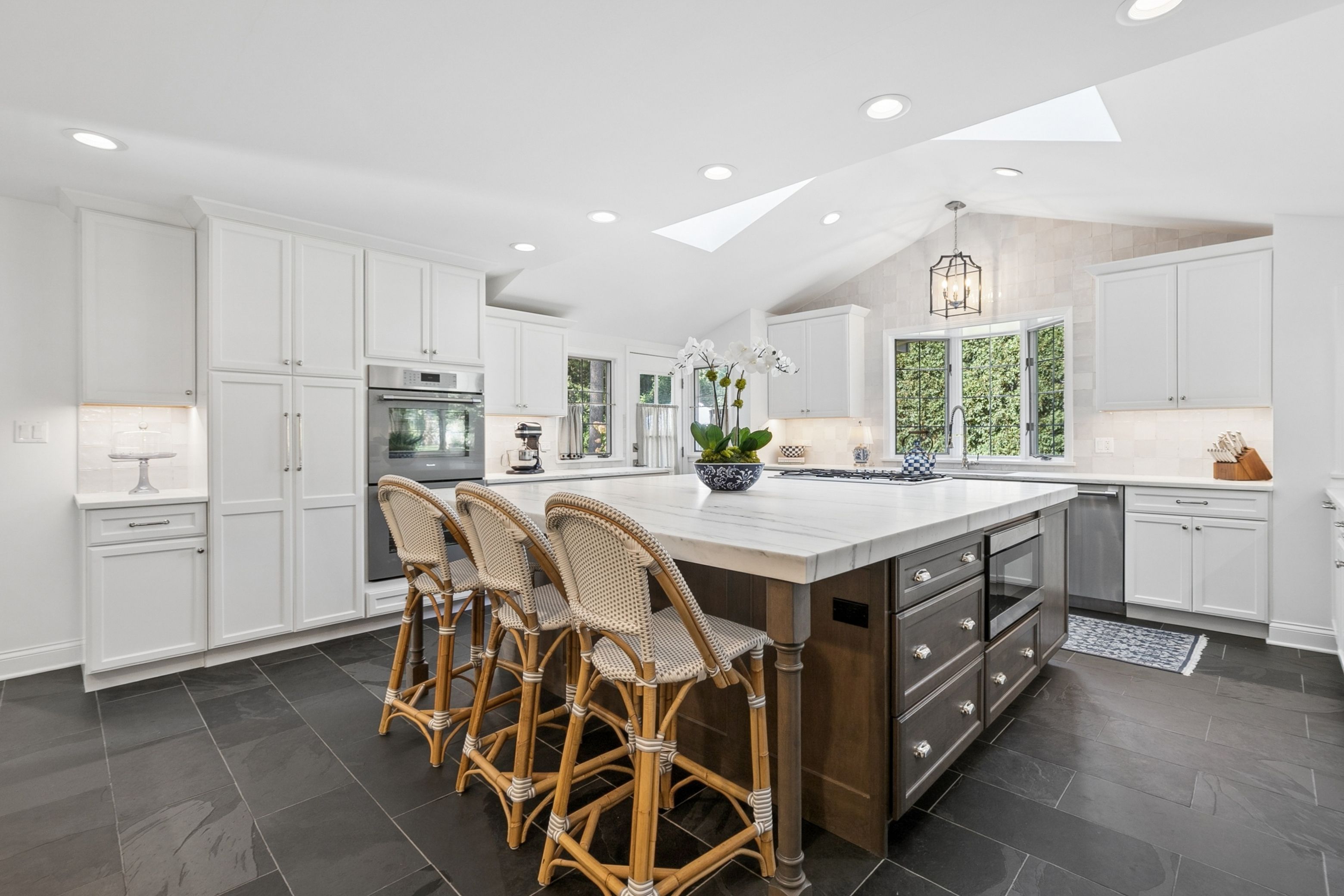  A Whispering Oaks Colonial, Completely Renovated and Ready to Enjoy - 物件實景