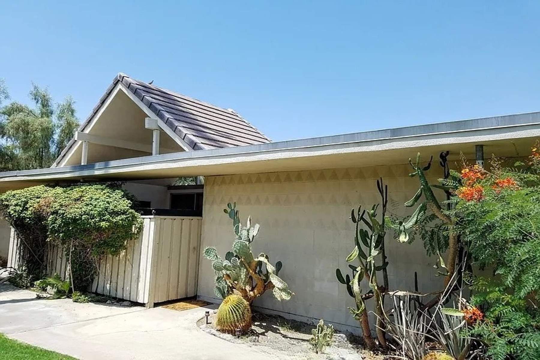  Midcentury Modern Magic in Rancho Mirage - 物件實景