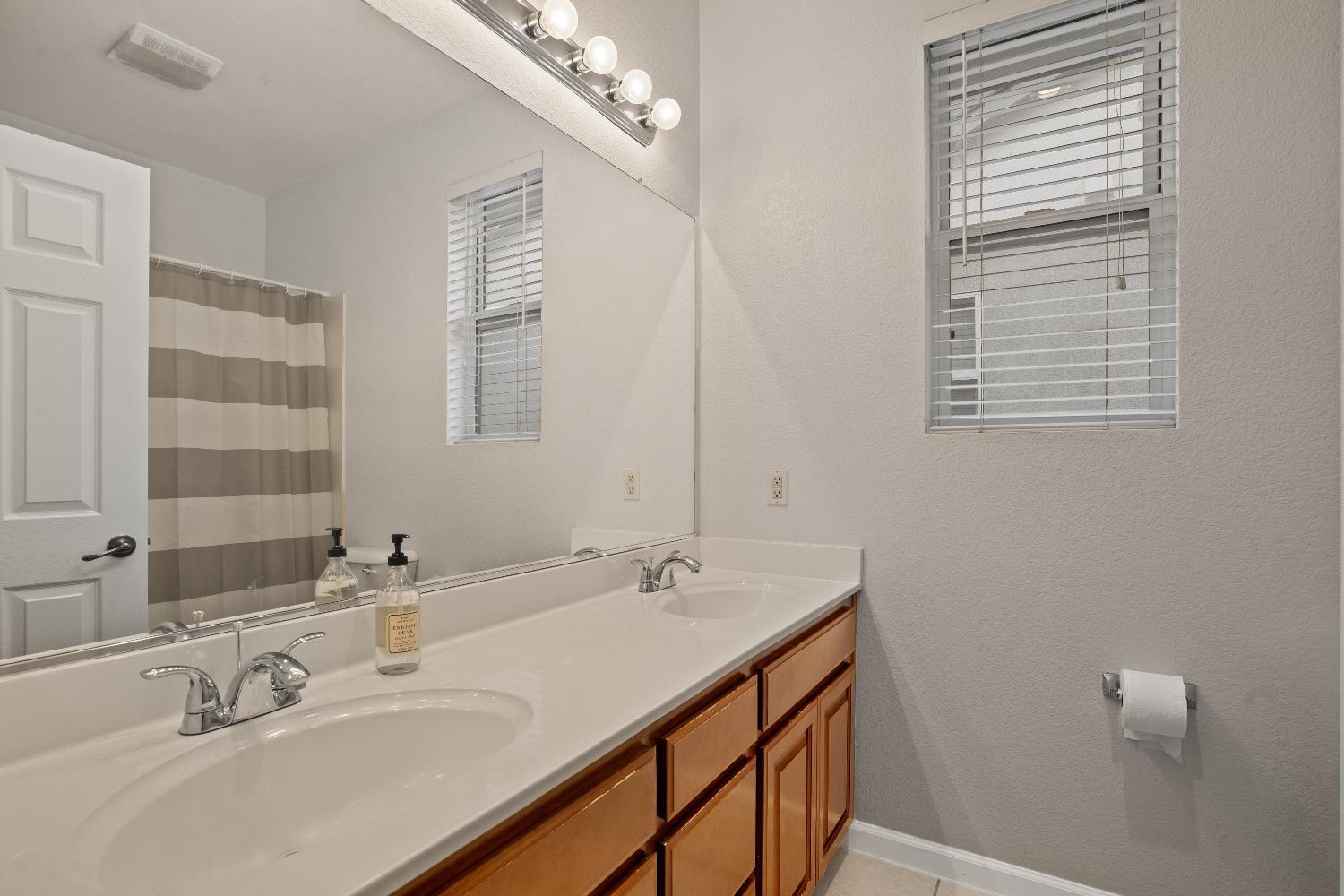 Riverbank, California, 95367, United States, 4 Bedrooms Bedrooms, ,3 BathroomsBathrooms,Residential,For Sale,1974513