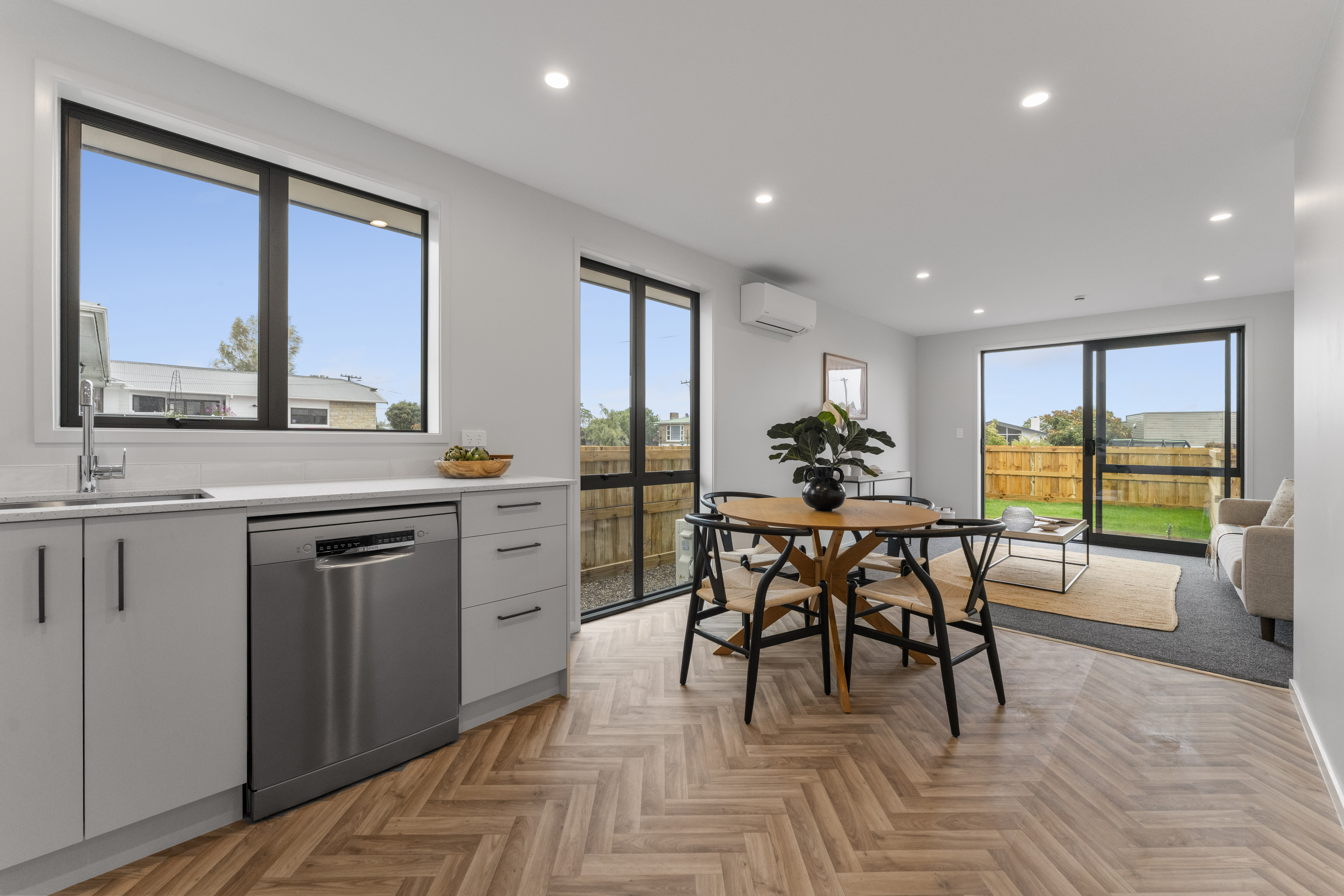  Brand New Development – Five Modern Two-Bedroom Homes - 物件實景