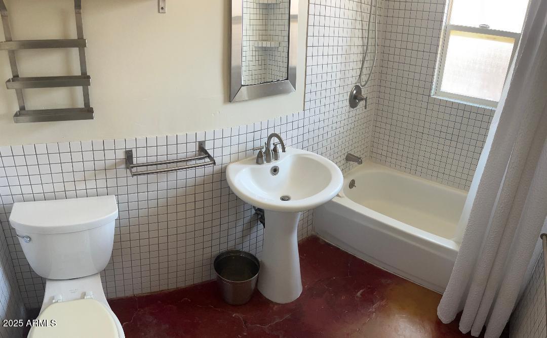 Phoenix, Arizona, 85014, United States, 3 Bedrooms Bedrooms, ,3 BathroomsBathrooms,Residential,For Sale,1985415