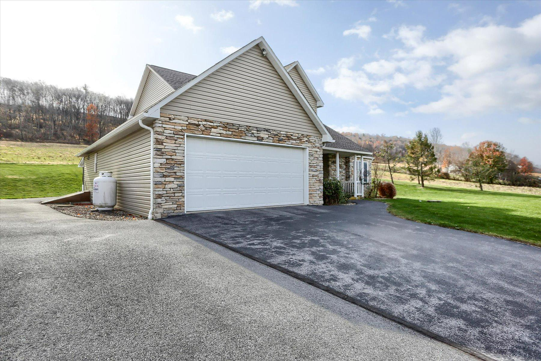 Richfield, Pennsylvania, 17086, United States, 3 Bedrooms Bedrooms, ,3 BathroomsBathrooms,Residential,For Sale,1993860