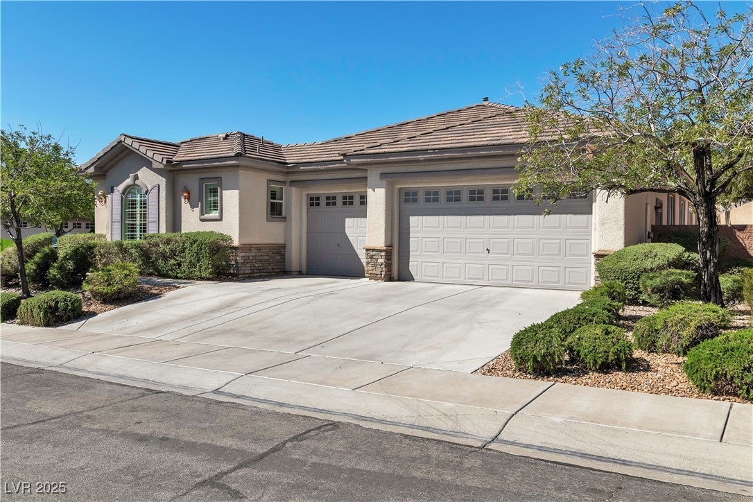 Las Vegas, Nevada, 89138, United States, 4 Bedrooms Bedrooms, ,4 BathroomsBathrooms,Residential,For Sale,1836630