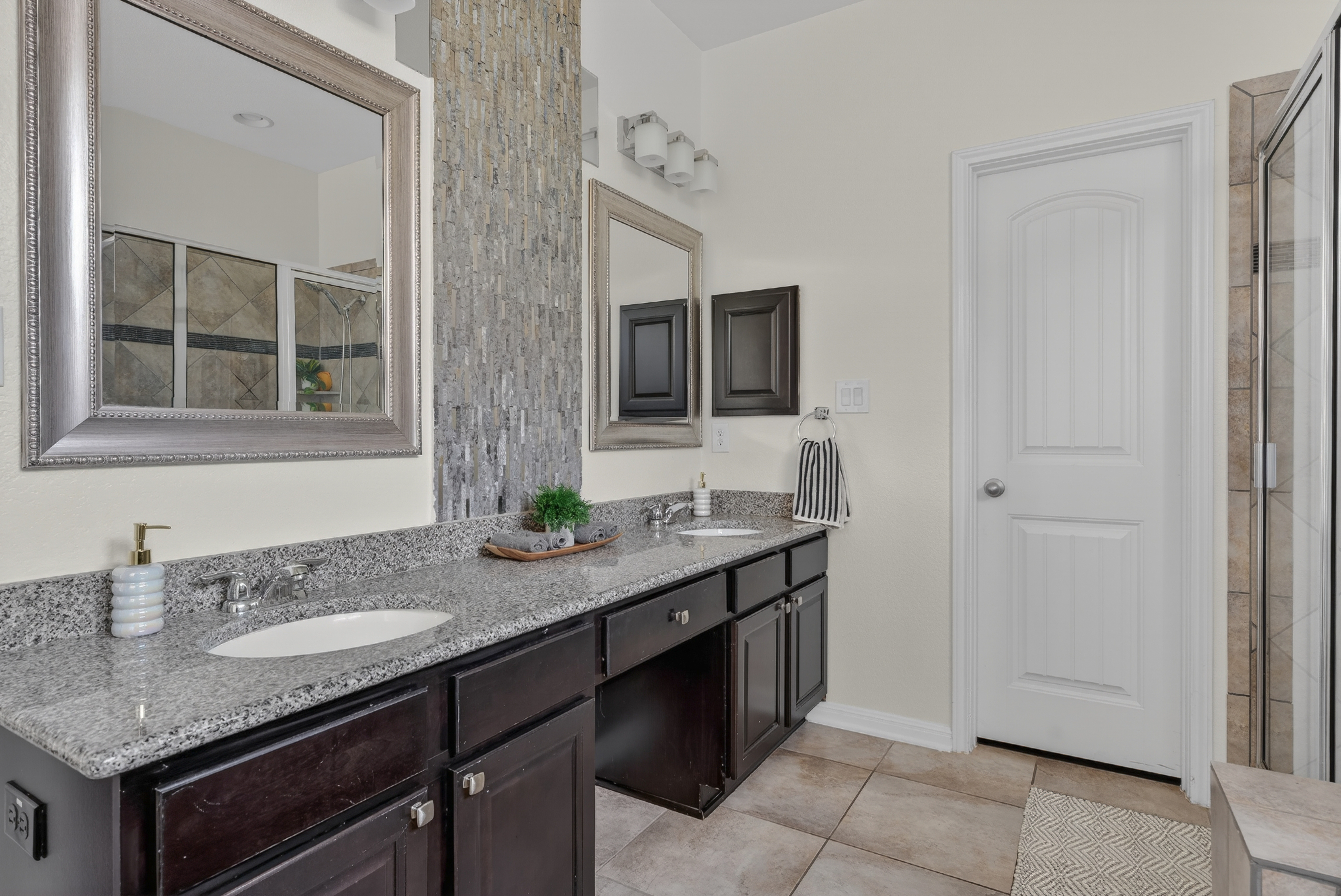  700 Ledge Stone Drive, Austin, TX 78737 - 物件實景