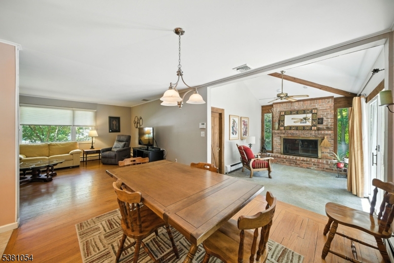 Parsippany-Troy Hills Twp., New Jersey, 07005, United States, 3 Bedrooms Bedrooms, ,2 BathroomsBathrooms,Residential,For Sale,1934343
