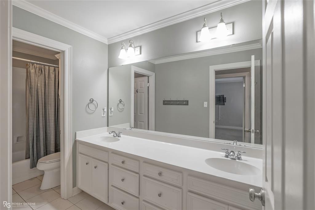 Shreveport, Louisiana, 71106, United States, 4 Bedrooms Bedrooms, ,4 BathroomsBathrooms,Residential,For Sale,1932874