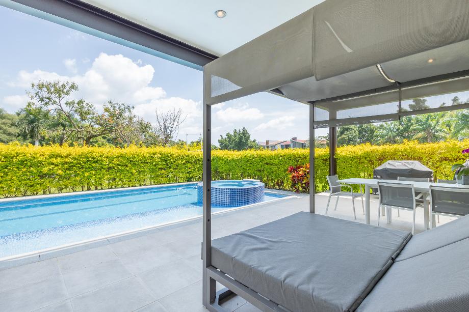 Emiliano Zapata, Morelos, 62765, Mexico, 5 Bedrooms Bedrooms, ,6 BathroomsBathrooms,Residential,For Sale,1965524