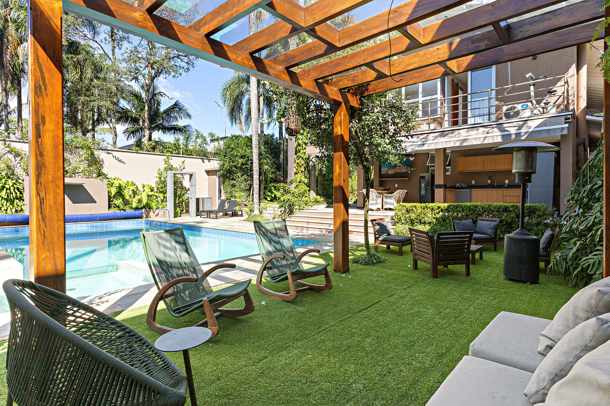  Family Residence with Garden and Pool near Parque do Cordeiro - 物件實景