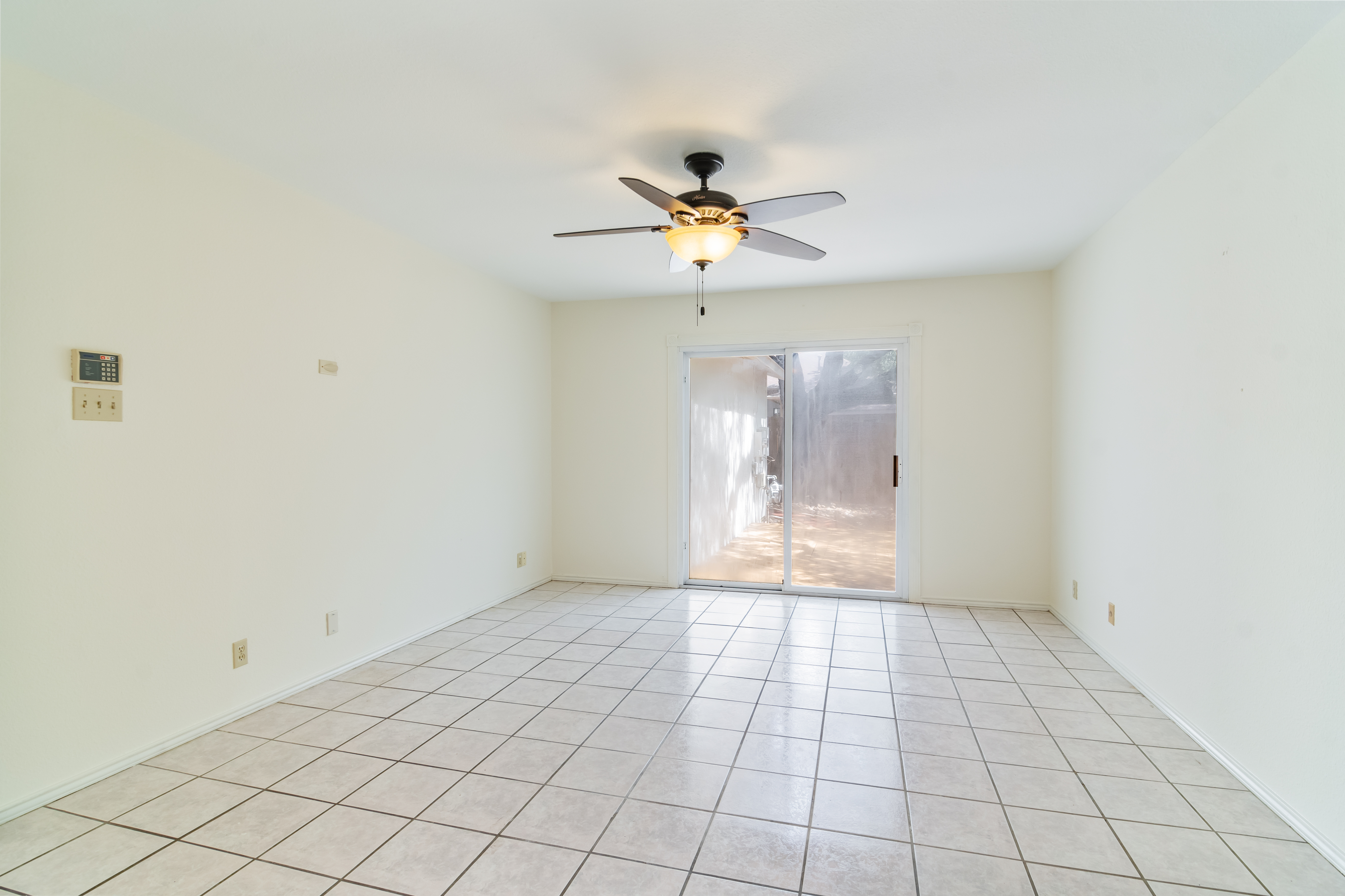  Spacious Woodridge Gem with Fireplace - 物件實景