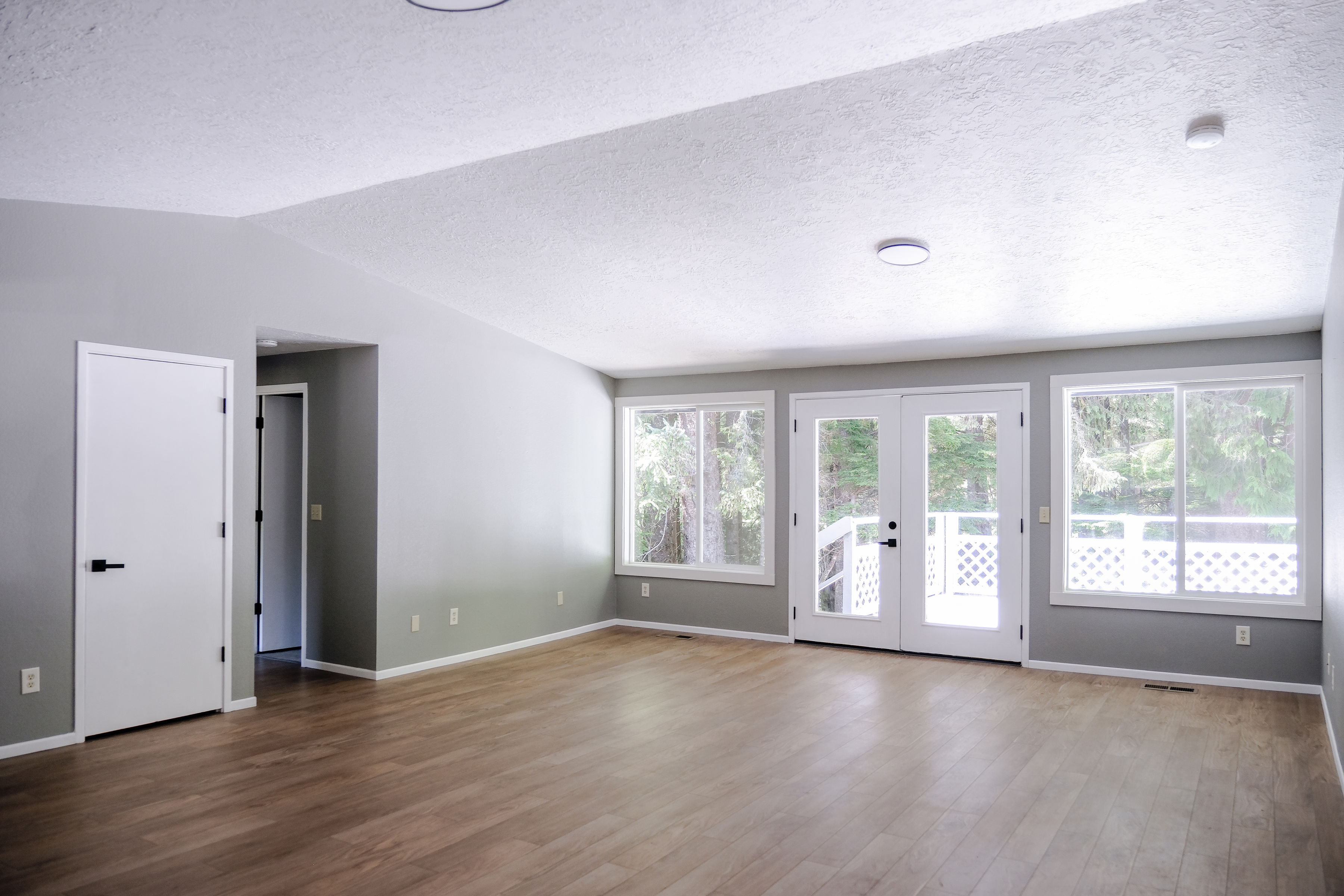 Lincoln City, Oregon, 97367, United States, 3 Bedrooms Bedrooms, ,2 BathroomsBathrooms,Residential,For Sale,1976632