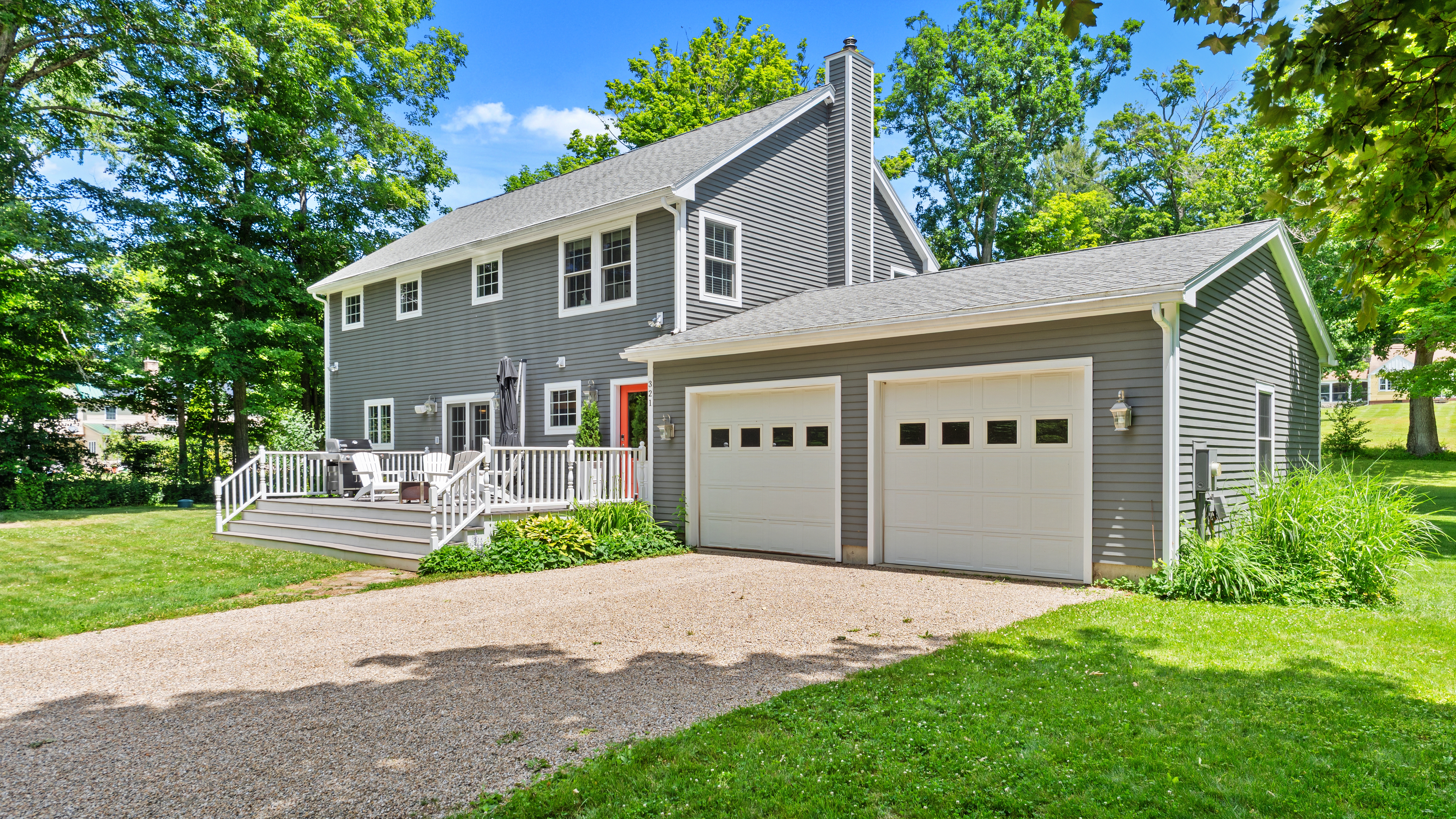  2008 4-Bed, 4-Bath Classic Home with Open Floor Plan and 3 Levels of Living Spac - 物件實景