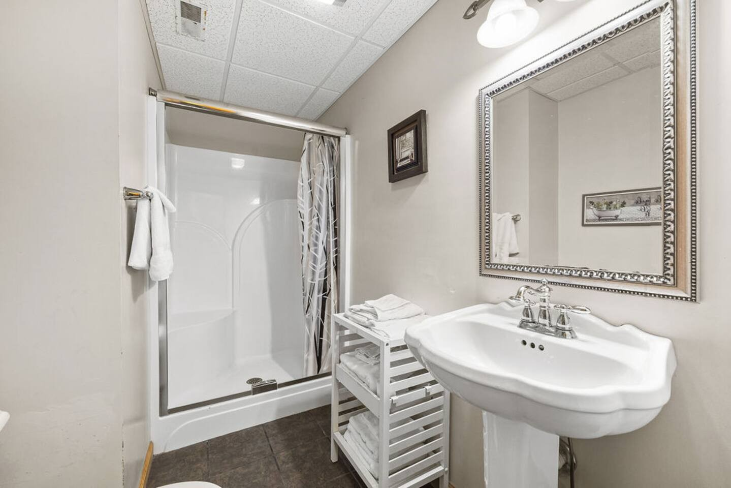 Pigeon Forge, Tennessee, 37863, United States, 4 Bedrooms Bedrooms, ,3 BathroomsBathrooms,Residential,For Sale,1924235