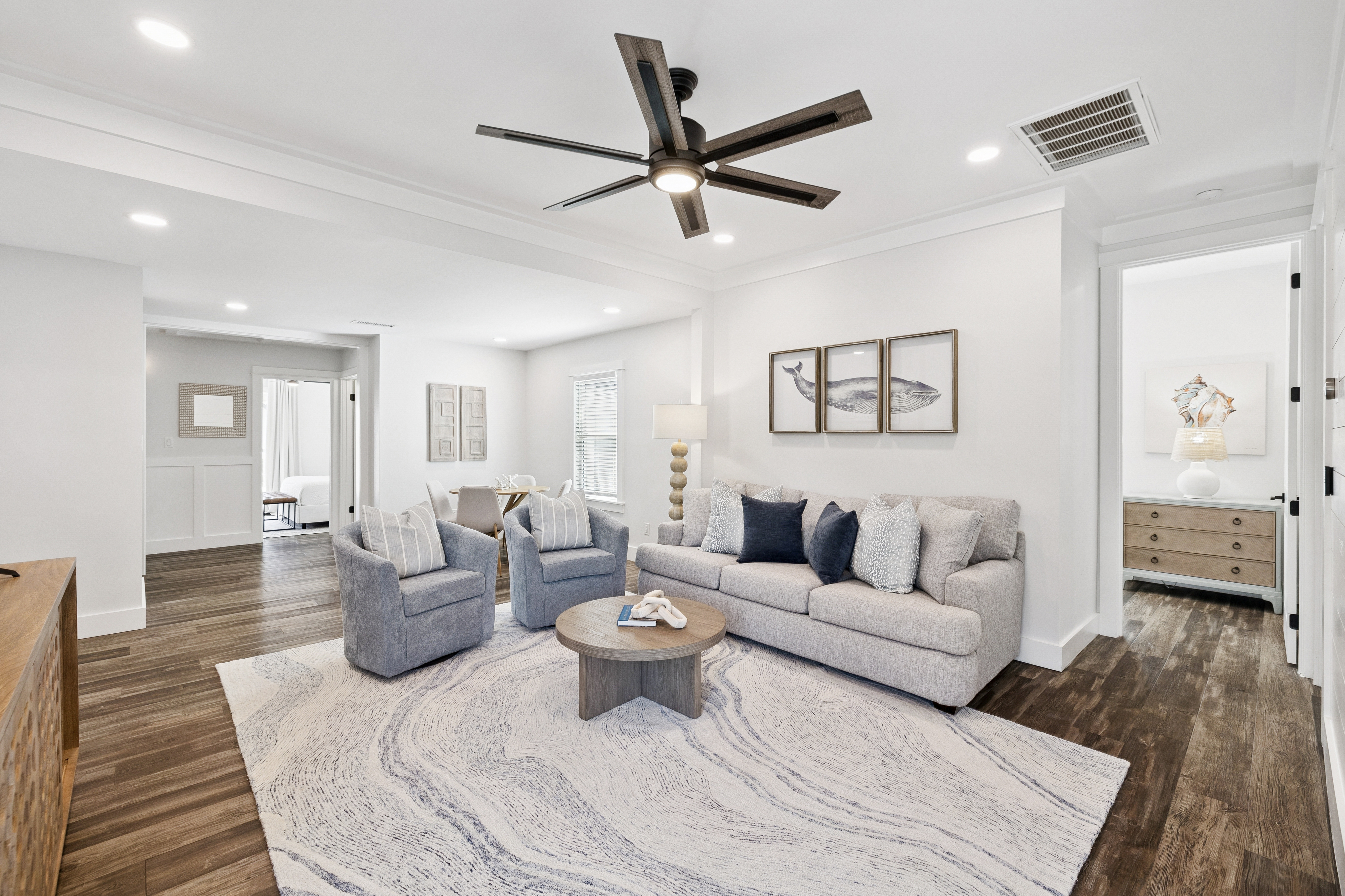  Completely Renovated Home On Half-Acre Lot Near Gulf Place - 物件實景