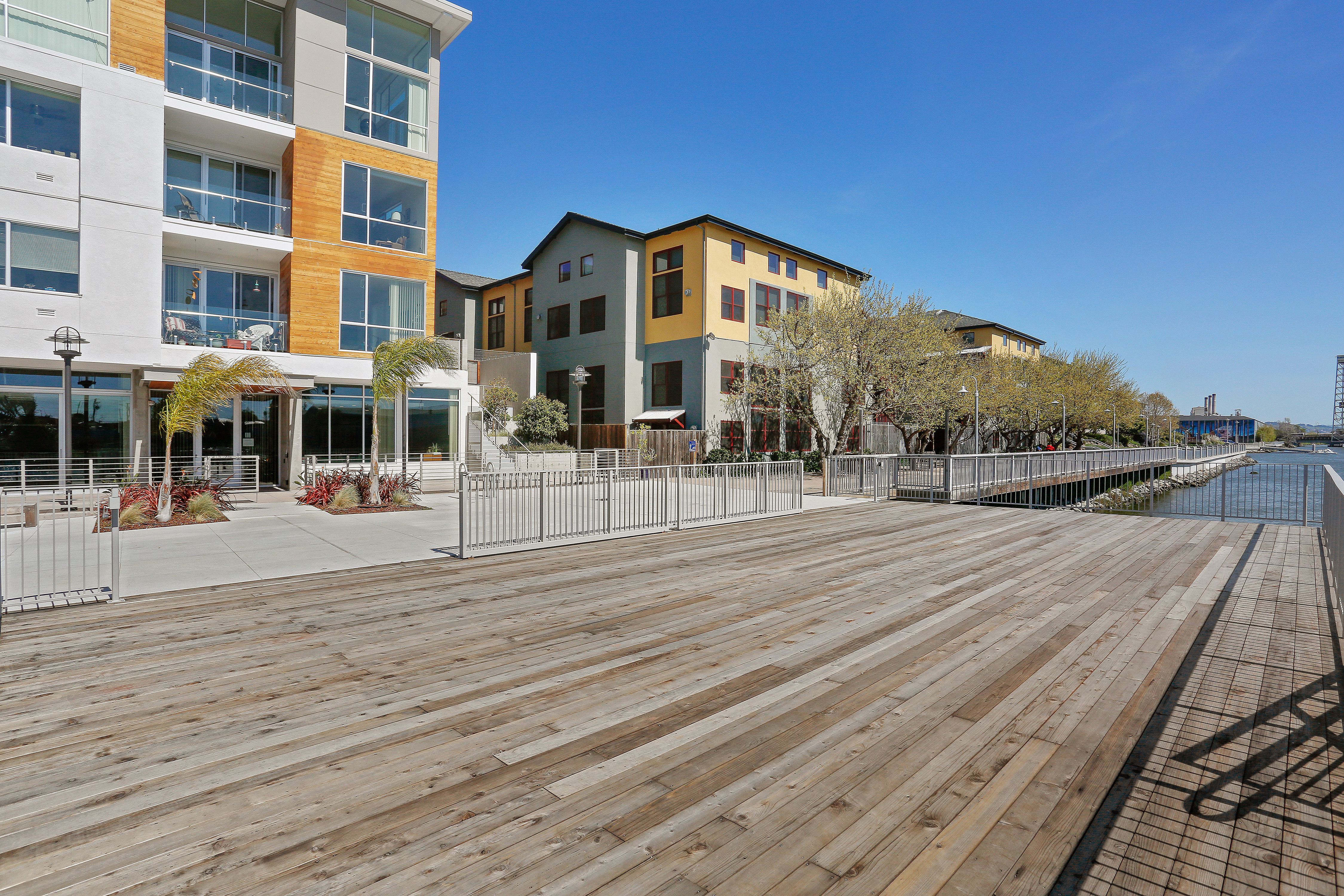  Modern Estuary Living in Oakland’s Premier 55+ Cohousing Community - 物件實景