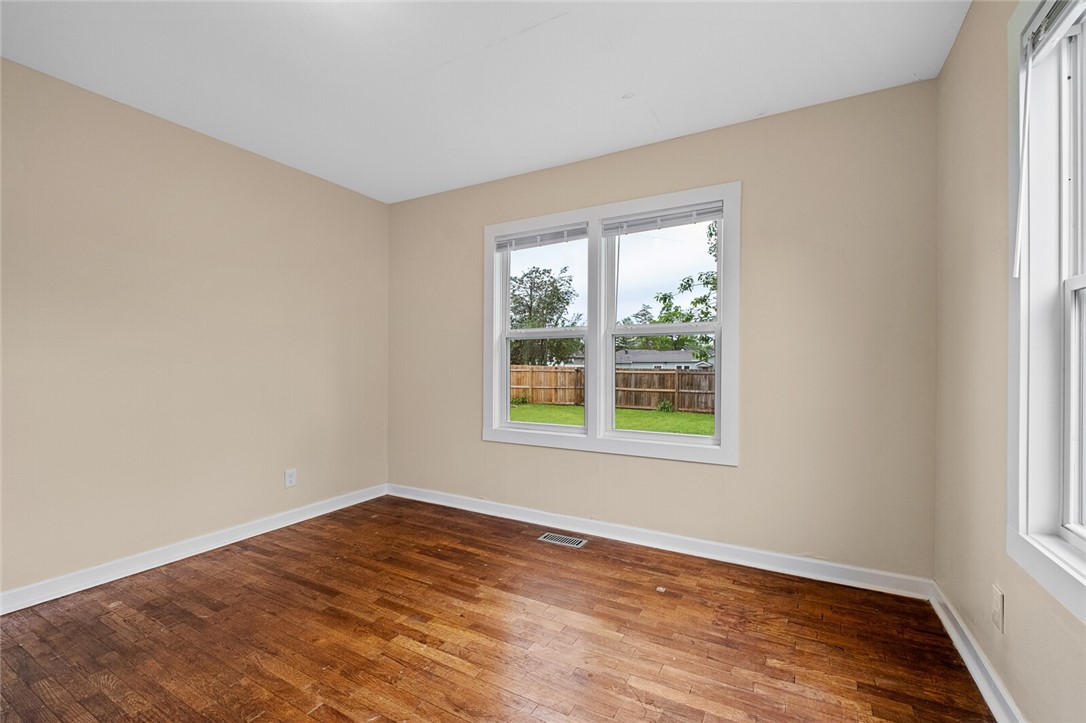 Bentonville, Arkansas, 72712, United States, 2 Bedrooms Bedrooms, ,1 BathroomBathrooms,Residential,For Sale,1793359