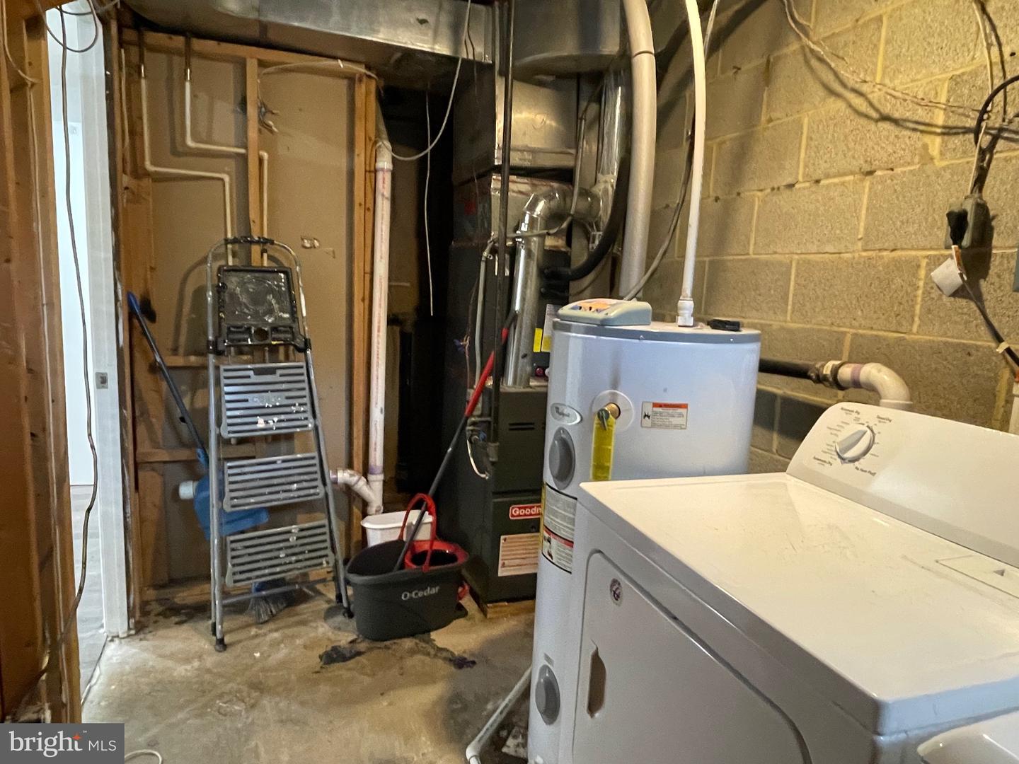 Centreville, Virginia, 20120, United States, 3 Bedrooms Bedrooms, ,2 BathroomsBathrooms,Residential,For Sale,1988924