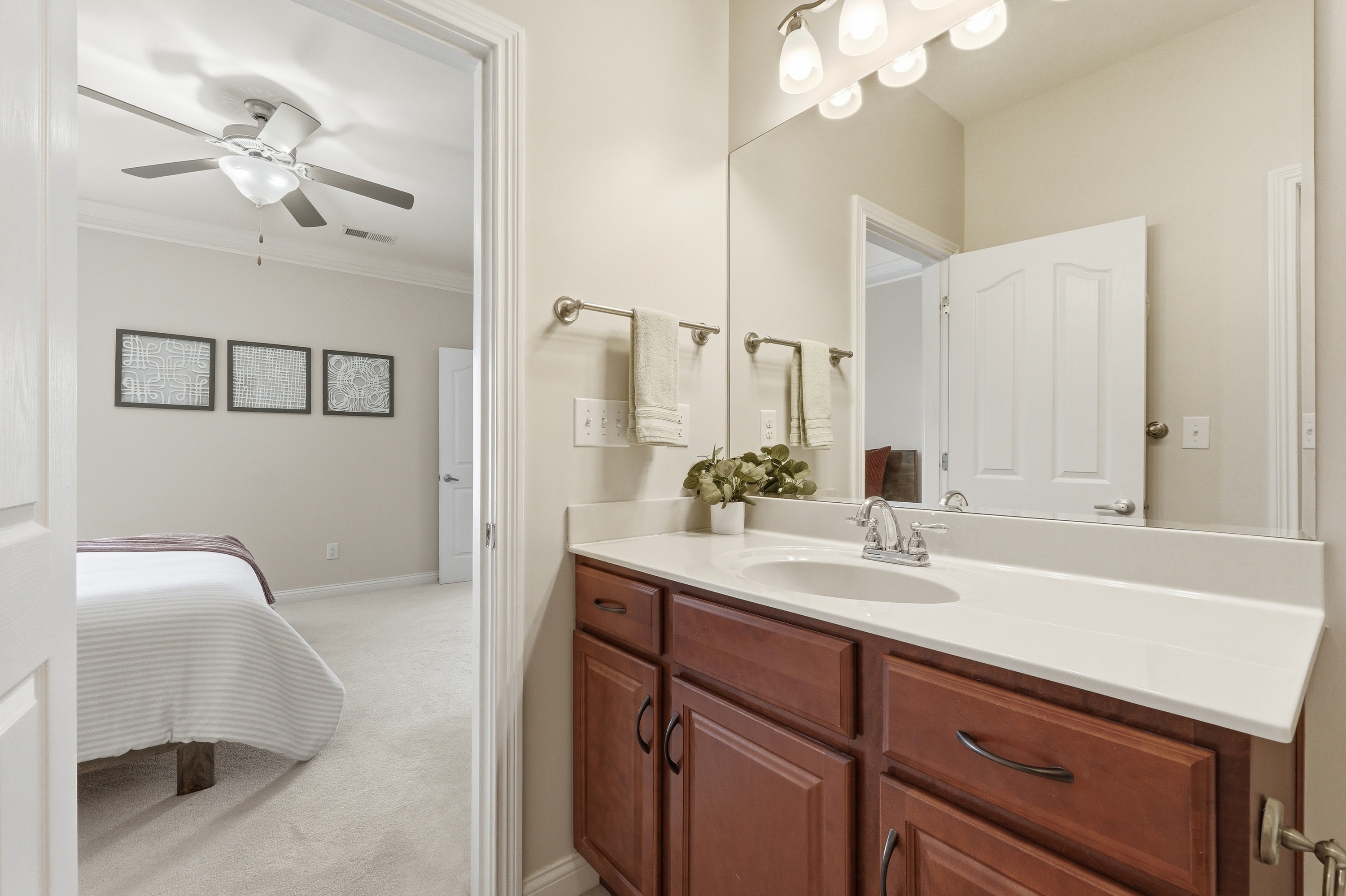  907 South English Station Road, Louisville, KY 40299 - 物件實景