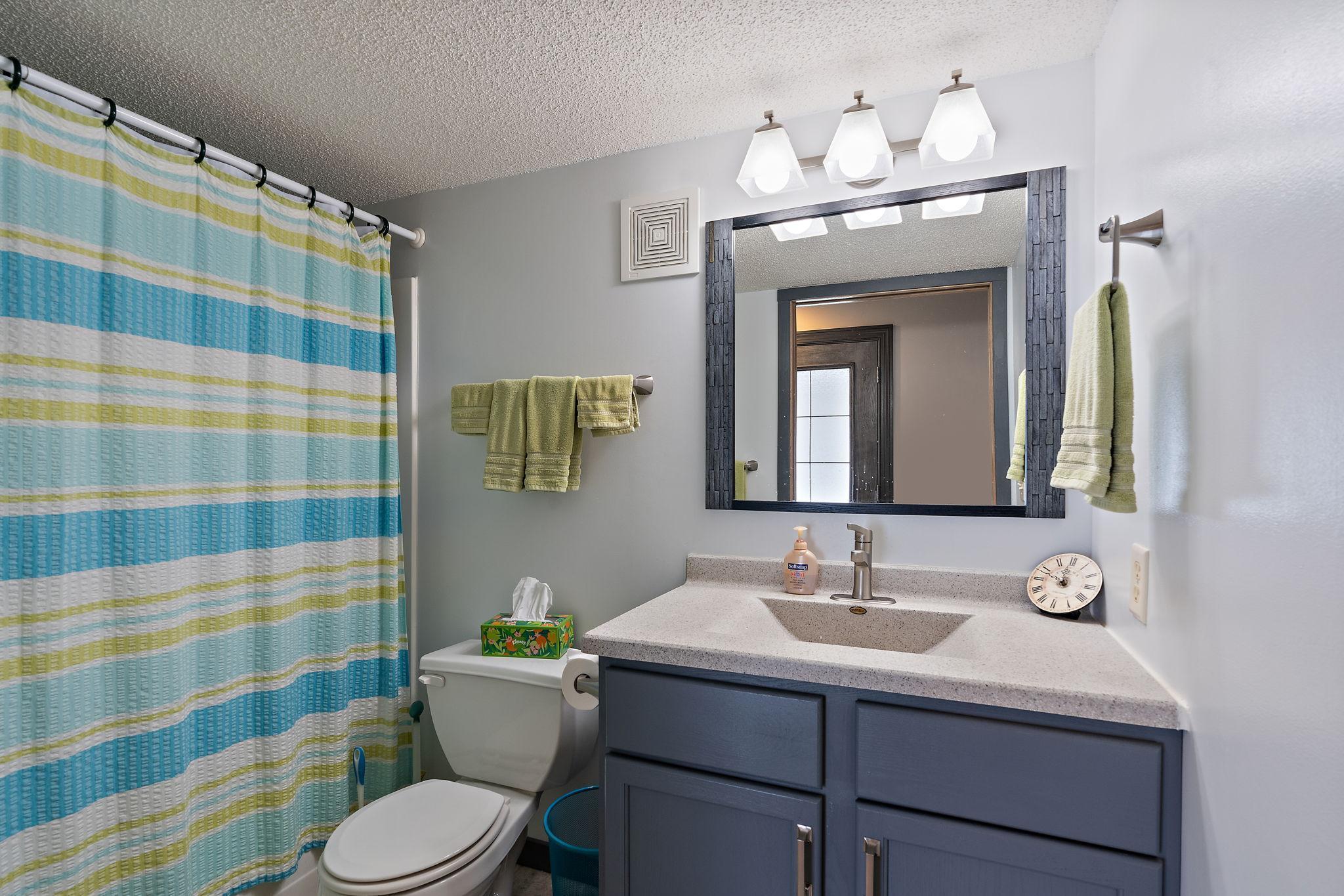 Oakdale, Minnesota, 55128, United States, 4 Bedrooms Bedrooms, ,4 BathroomsBathrooms,Residential,For Sale,1879213