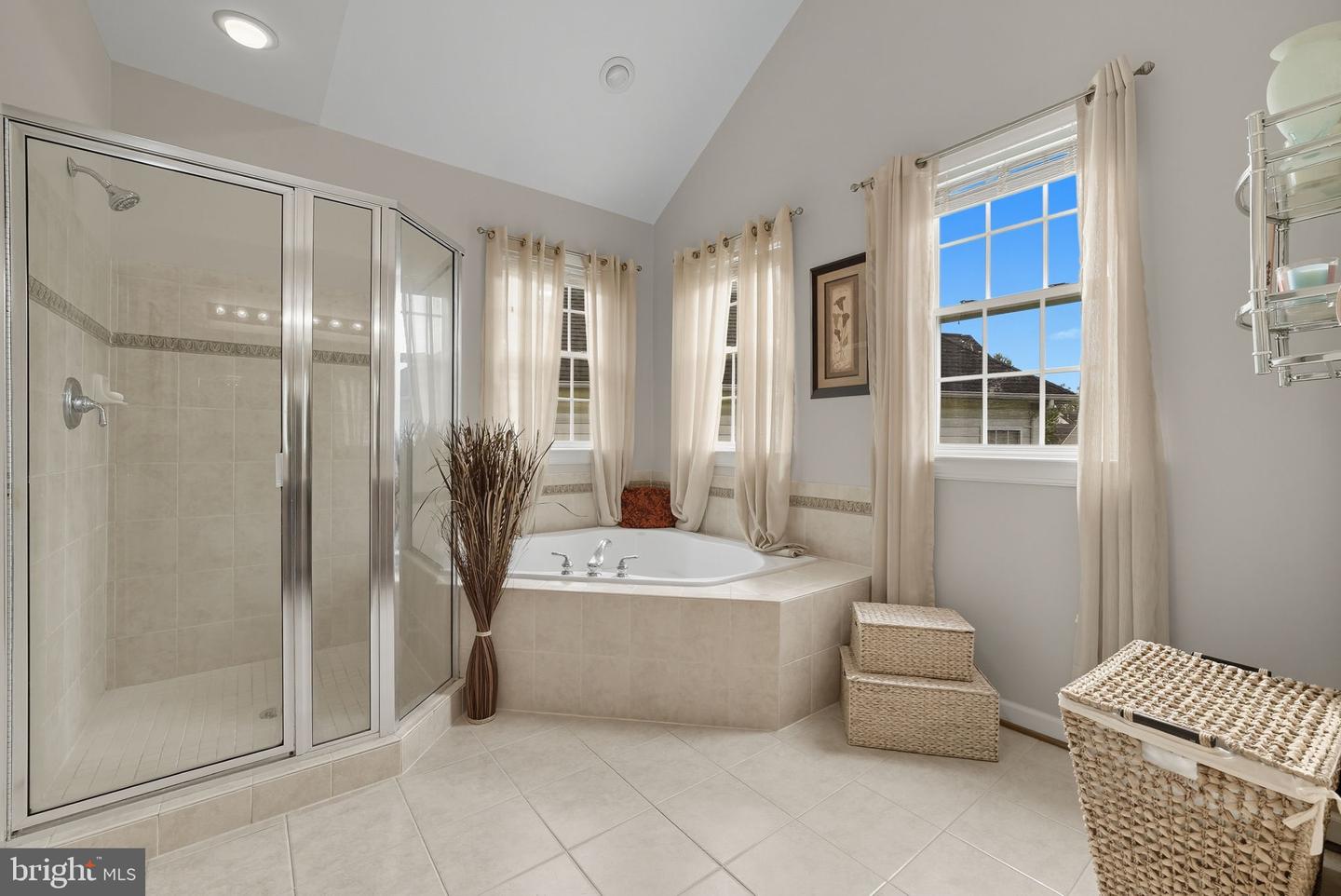 Bowie, Maryland, 20721, United States, 5 Bedrooms Bedrooms, ,4 BathroomsBathrooms,Residential,For Sale,1987758