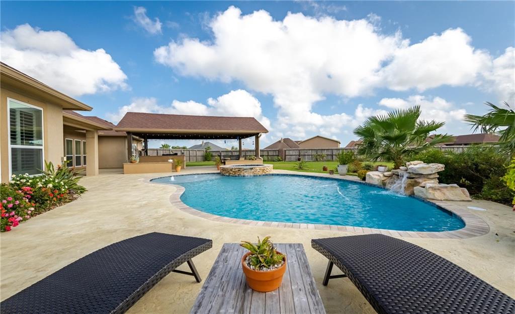 Corpus Christi, Texas, 78413, United States, 4 Bedrooms Bedrooms, ,4 BathroomsBathrooms,Residential,For Sale,1847051