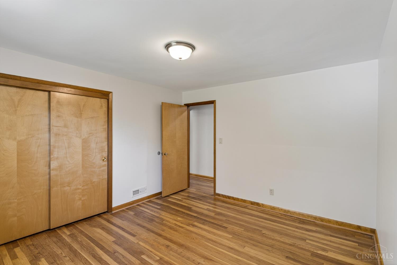 Madeira, Ohio, 45243, United States, 3 Bedrooms Bedrooms, ,2 BathroomsBathrooms,Residential,For Sale,1971231