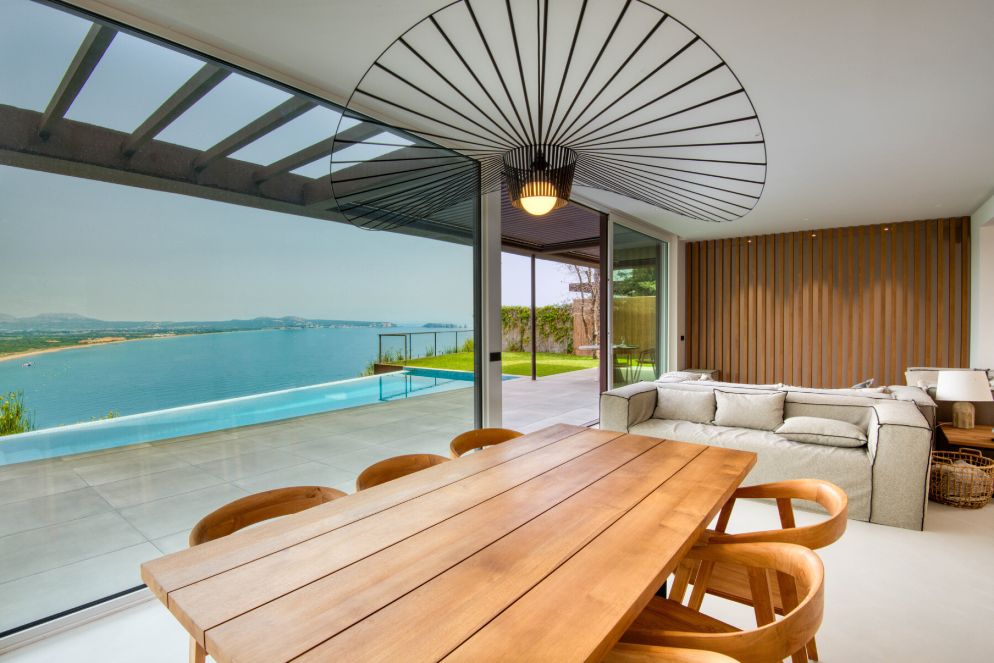  House with swimming pool and sea views in private urbanization in Sa Riera. - 物件實景