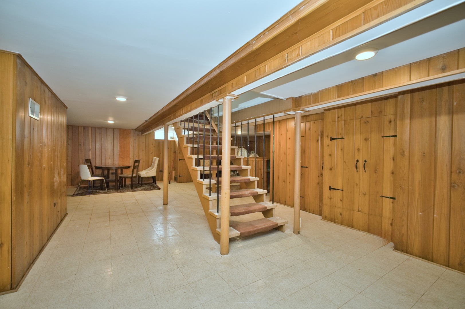 Lincolnwood, Illinois, 60712, United States, 3 Bedrooms Bedrooms, ,2 BathroomsBathrooms,Residential,For Sale,1863685