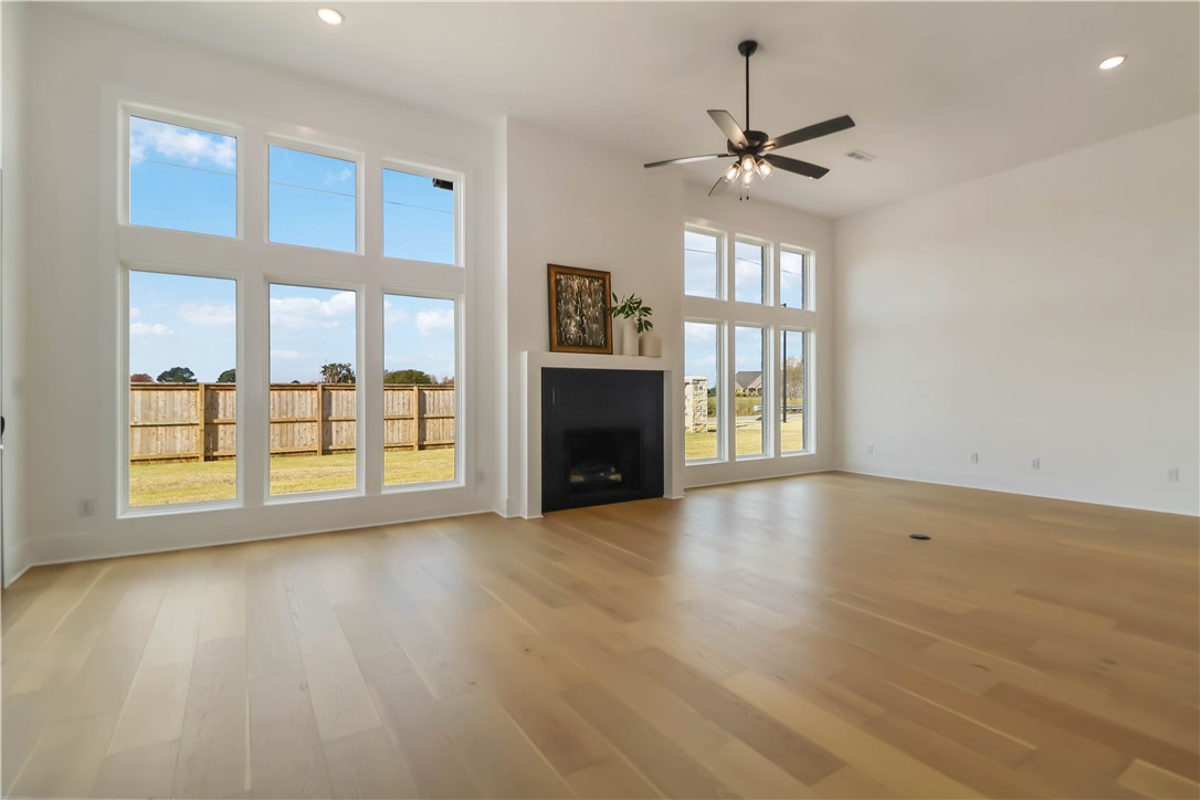 Bentonville, Arkansas, 72713, United States, 4 Bedrooms Bedrooms, ,3 BathroomsBathrooms,Residential,For Sale,1989586