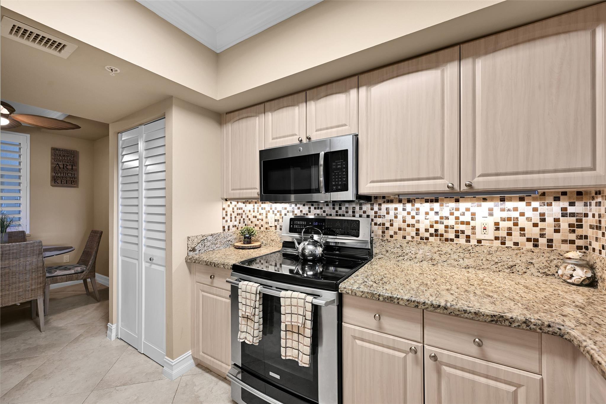 Pompano Beach, Florida, 33062, United States, 2 Bedrooms Bedrooms, ,3 BathroomsBathrooms,Residential,For Sale,1976092