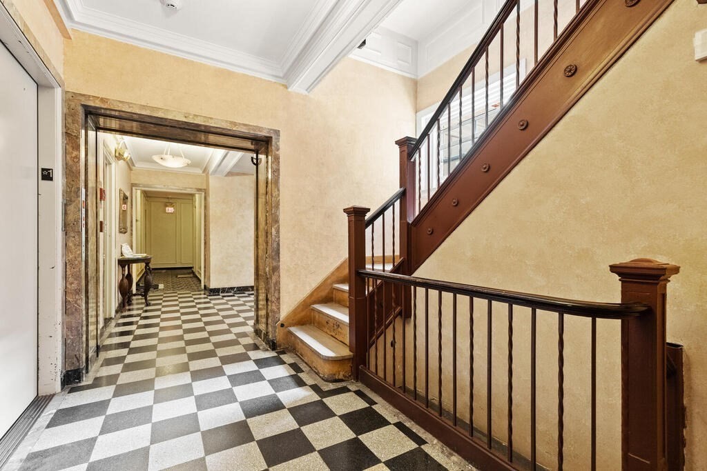 Cambridge, Massachusetts, 02140, United States, 2 Bedrooms Bedrooms, ,1 BathroomBathrooms,Residential,For Sale,1942143