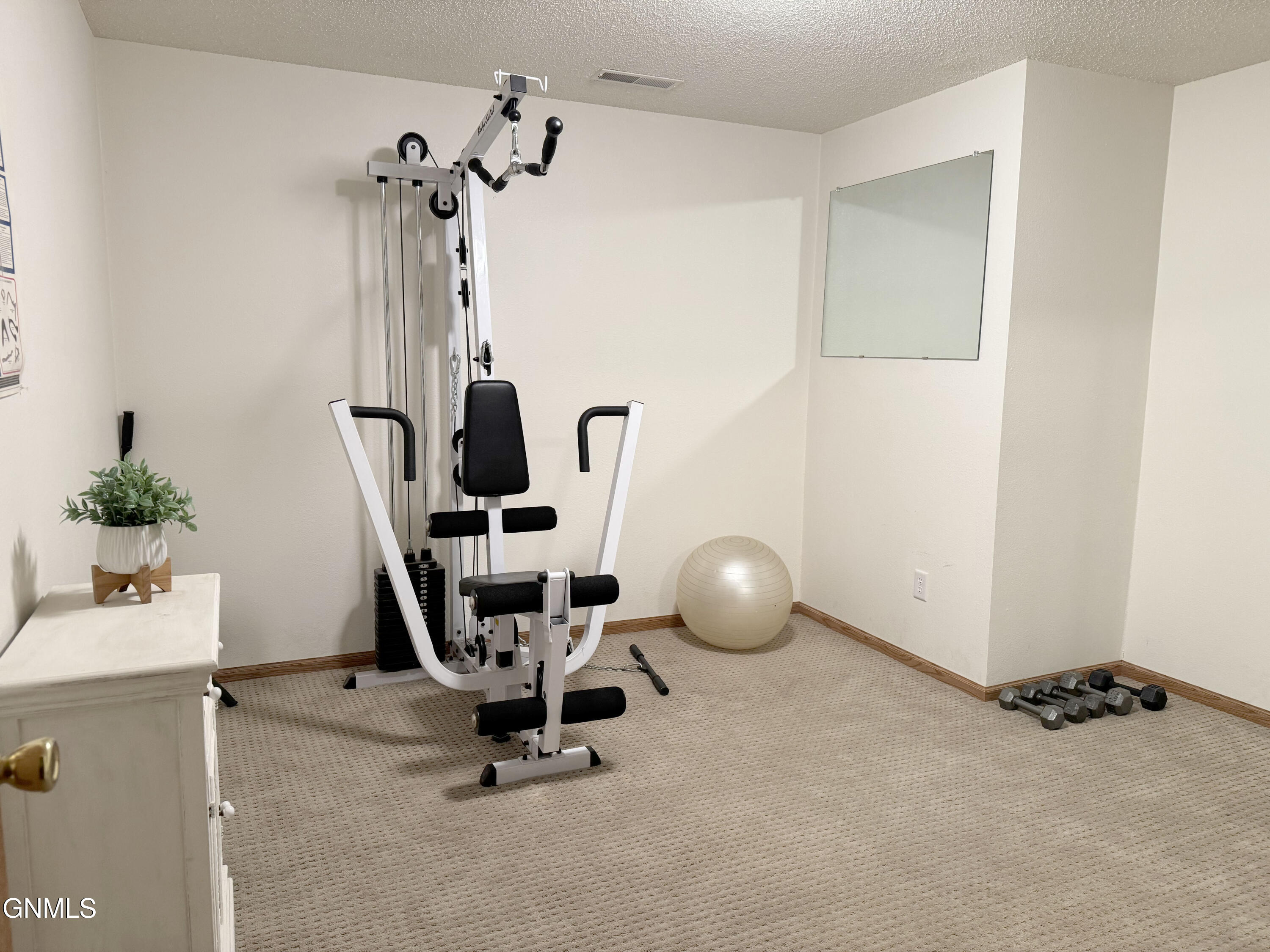 Bismarck, North Dakota, 58503, United States, 5 Bedrooms Bedrooms, ,2 BathroomsBathrooms,Residential,For Sale,2001566