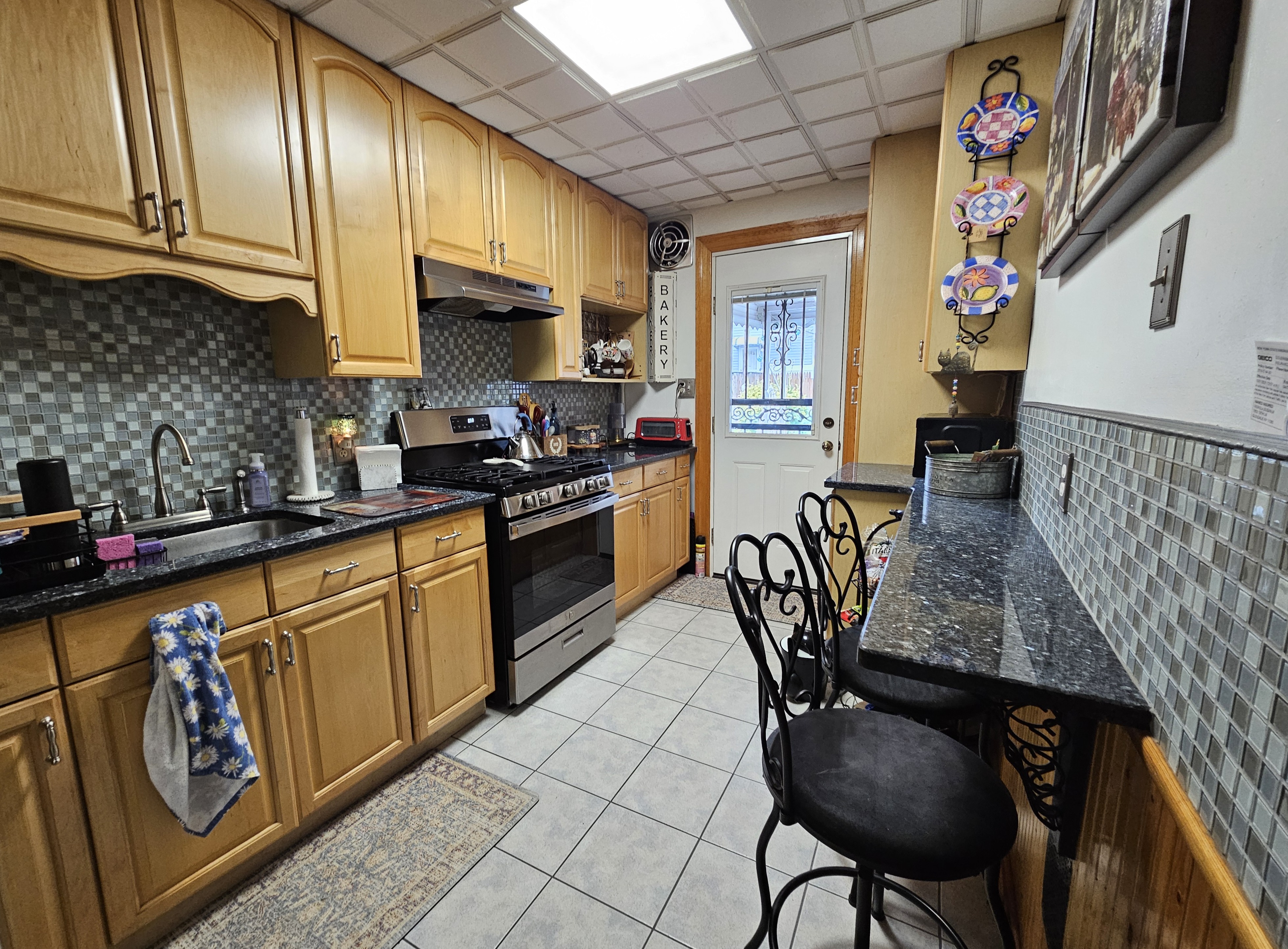 Glendale, New York, 11385, United States, 5 Bedrooms Bedrooms, ,2 BathroomsBathrooms,Residential,For Sale,1987833