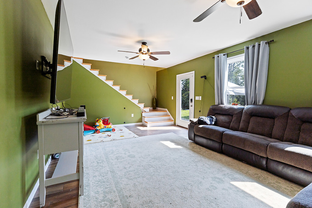 Madison, Maine, 04950, United States, 3 Bedrooms Bedrooms, ,3 BathroomsBathrooms,Residential,For Sale,1898697